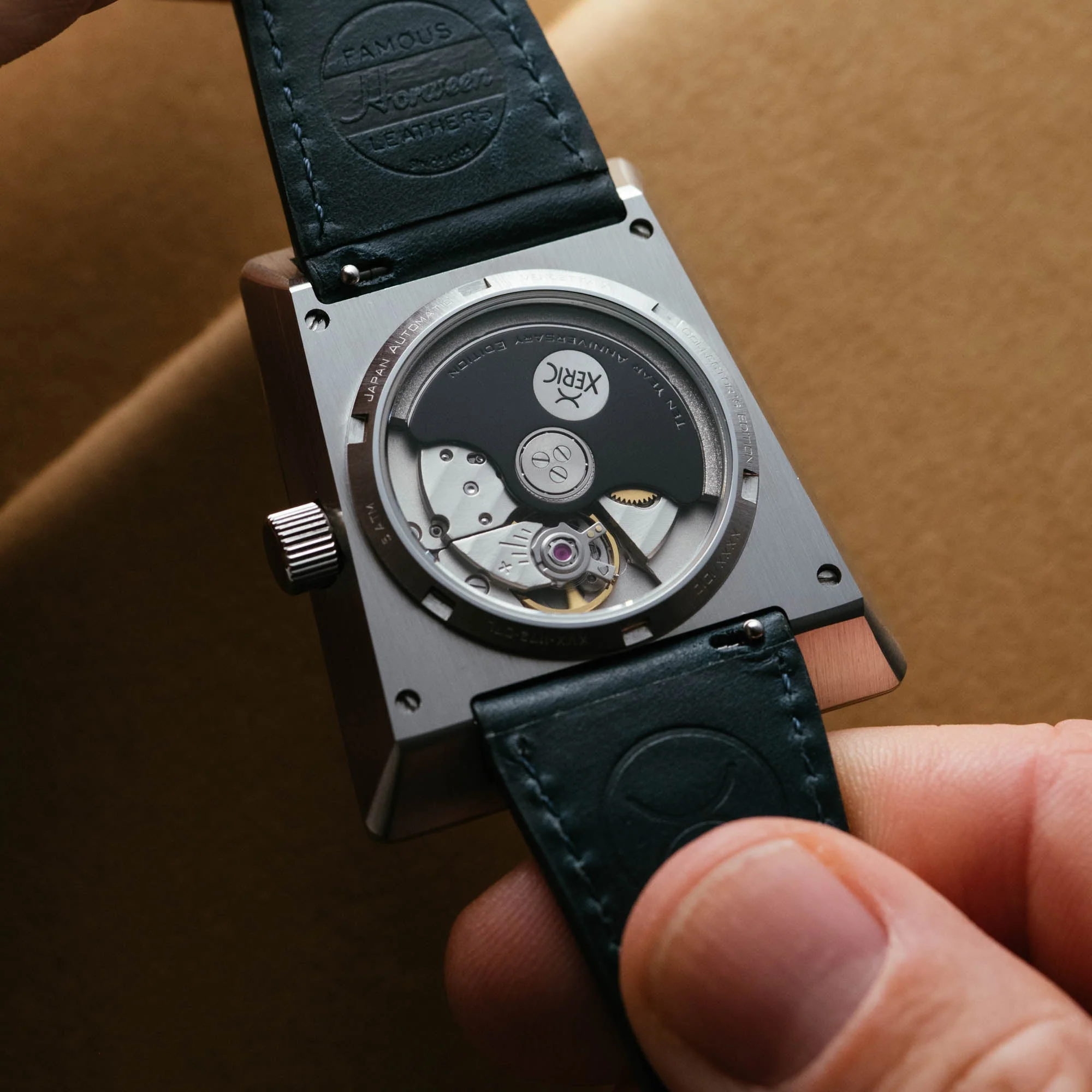 100-xeric-vendetta-x-wandering-hour-automatic-carbon-fiber-12.webp Xeric Vendetta X Wandering Hour Automatic Carbon Fiber