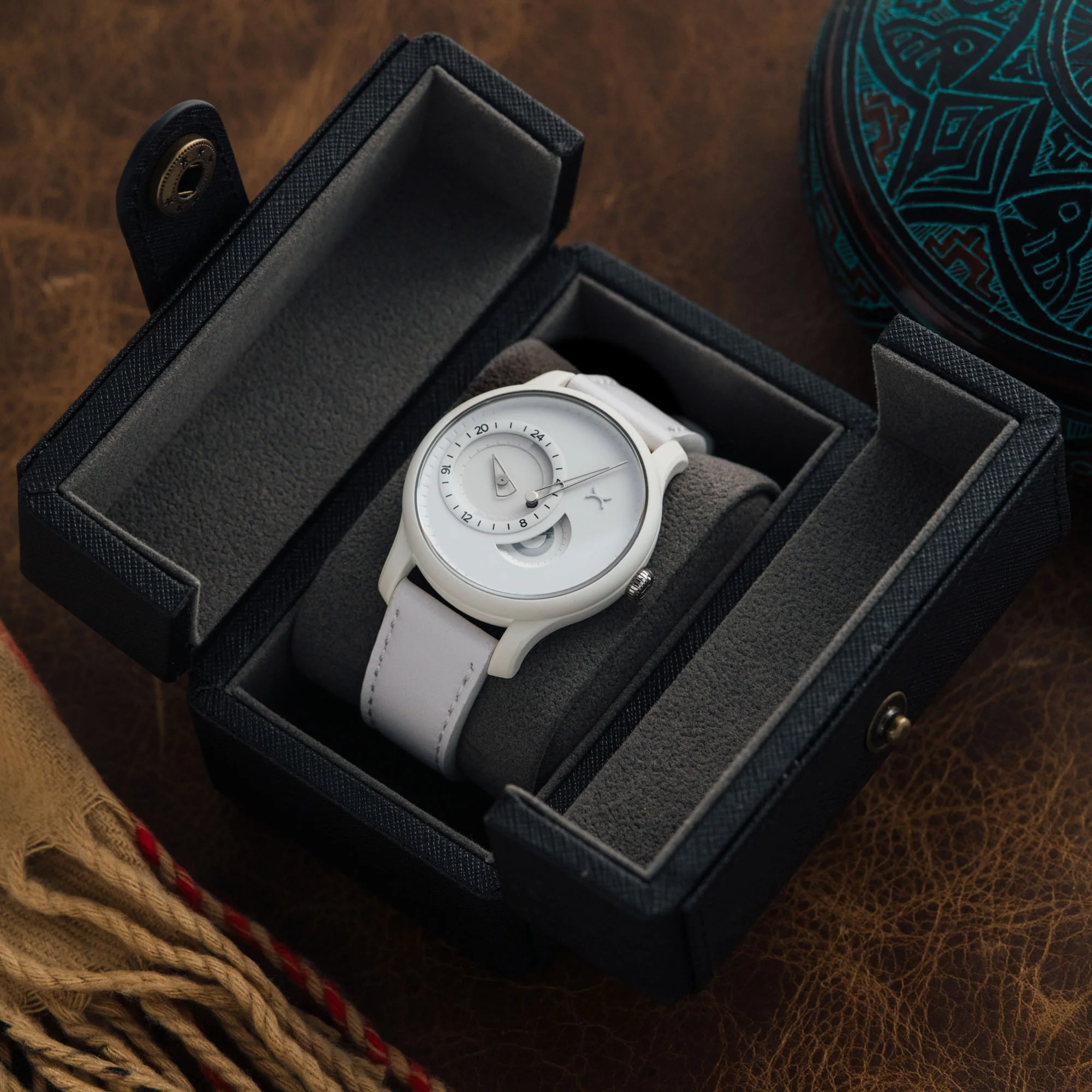 1057-xeric-regulator-automatic-whiteout-3.webp Xeric Regulator Automatic Whiteout