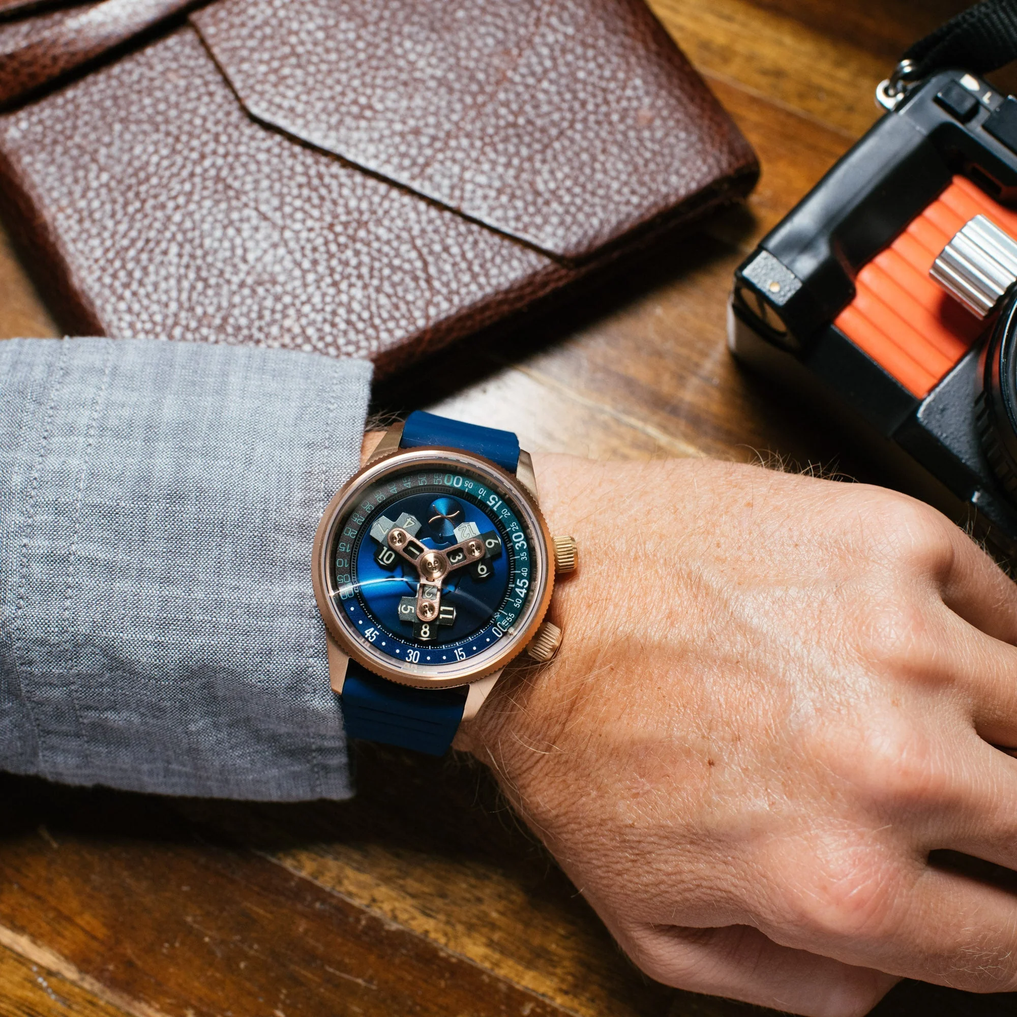 Xeric Vendetta II Automatic Wandering Hour Rose Gold Indigo