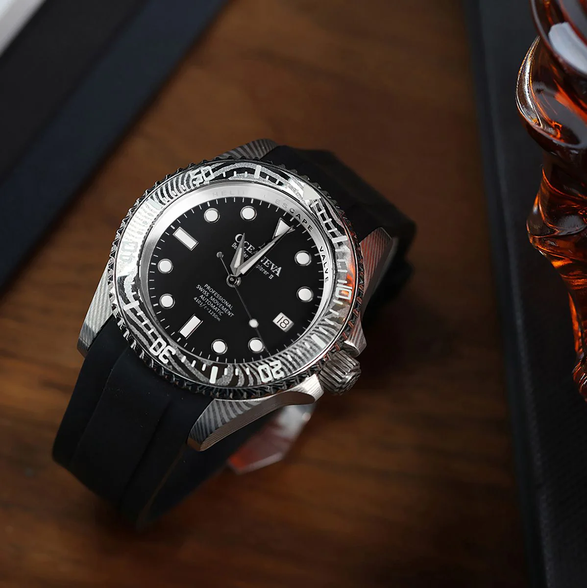 1106-oceaneva-deep-marine-explorer-ii-damascus-steel-black-limited-edition-10.webp Oceaneva Deep Marine Explorer II Damascus Steel Black Limited Edition