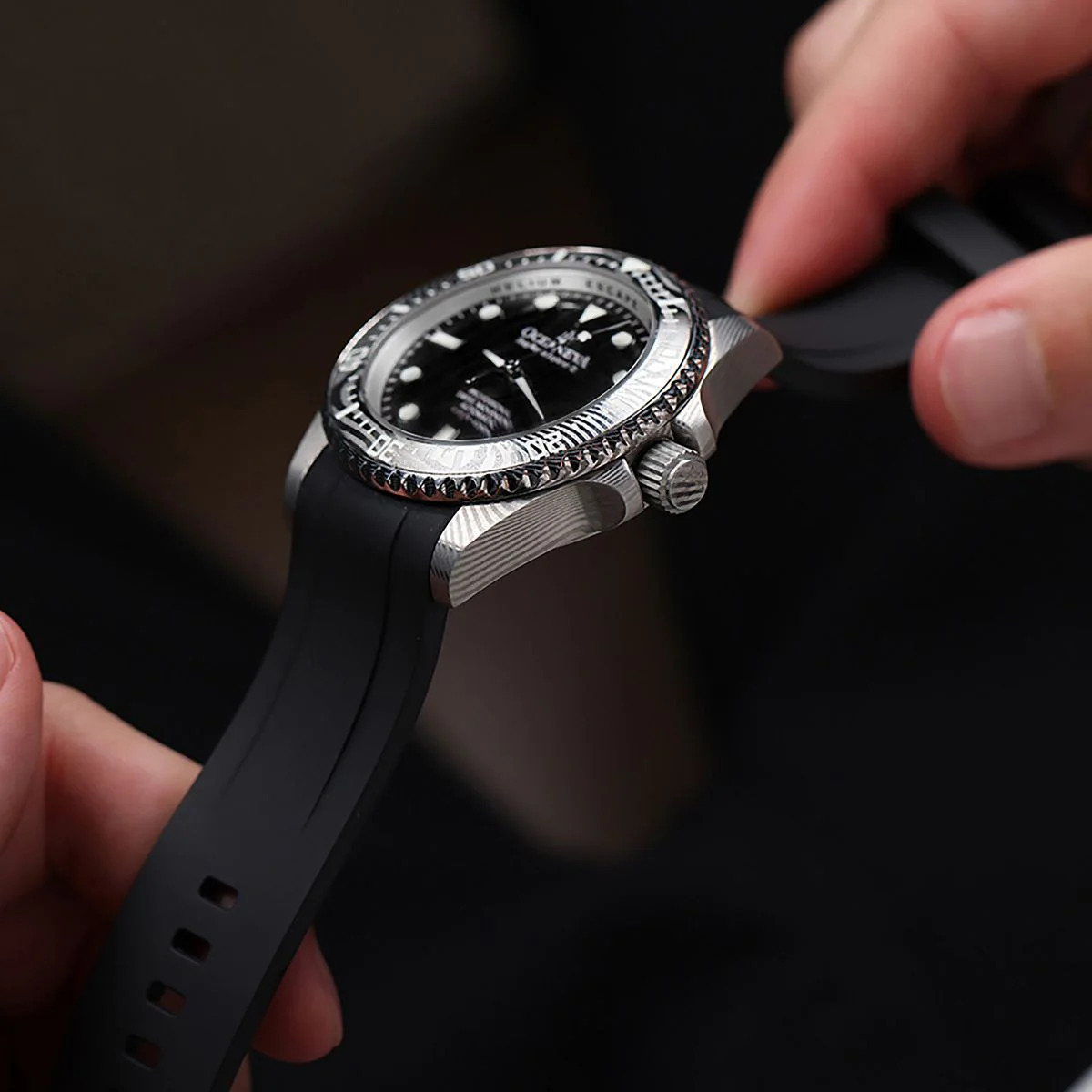 1106-oceaneva-deep-marine-explorer-ii-damascus-steel-black-limited-edition-4.webp Oceaneva Deep Marine Explorer II Damascus Steel Black Limited Edition