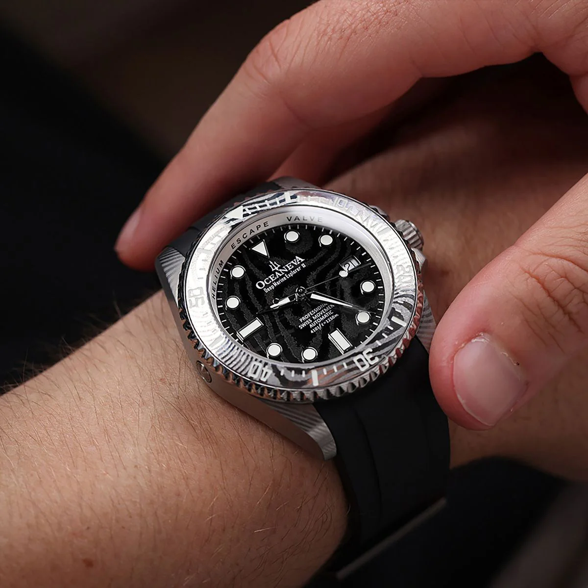 1110-oceaneva-deep-marine-explorer-ii-damascus-black-limited-edition-10.webp Oceaneva Deep Marine Explorer II Damascus Black Limited Edition