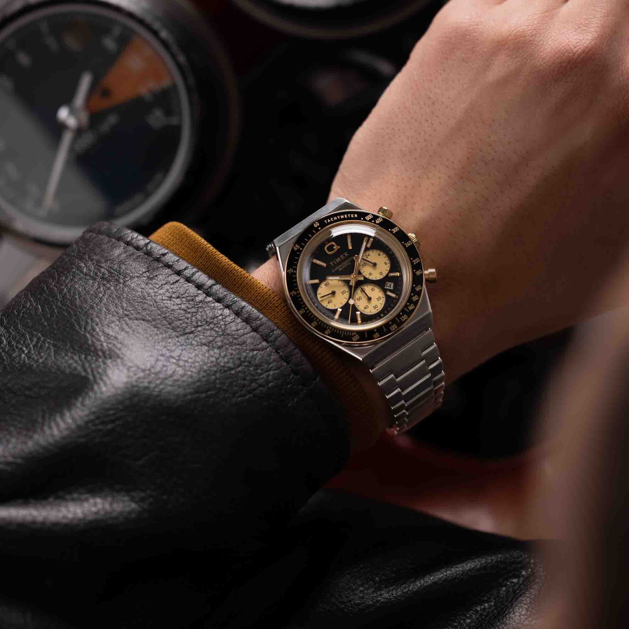 1180-timex-q-chronograph-40mm-black-gold-ss-5.jpg Timex Q Chronograph 40mm Black Gold SS