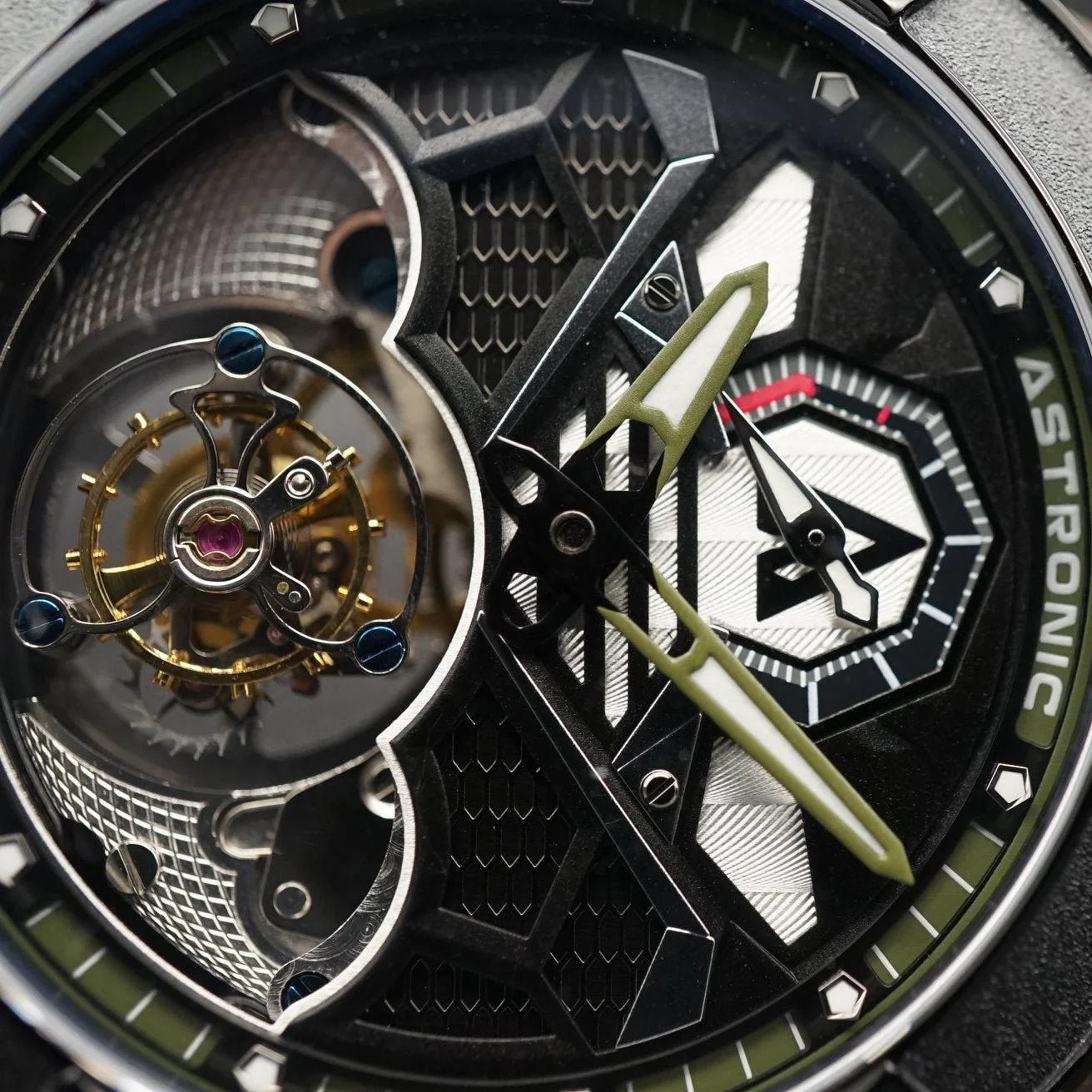 1191-astronic-nighthawk-tourbillon-camouflage-3.webp Astronic Nighthawk Tourbillon Camouflage