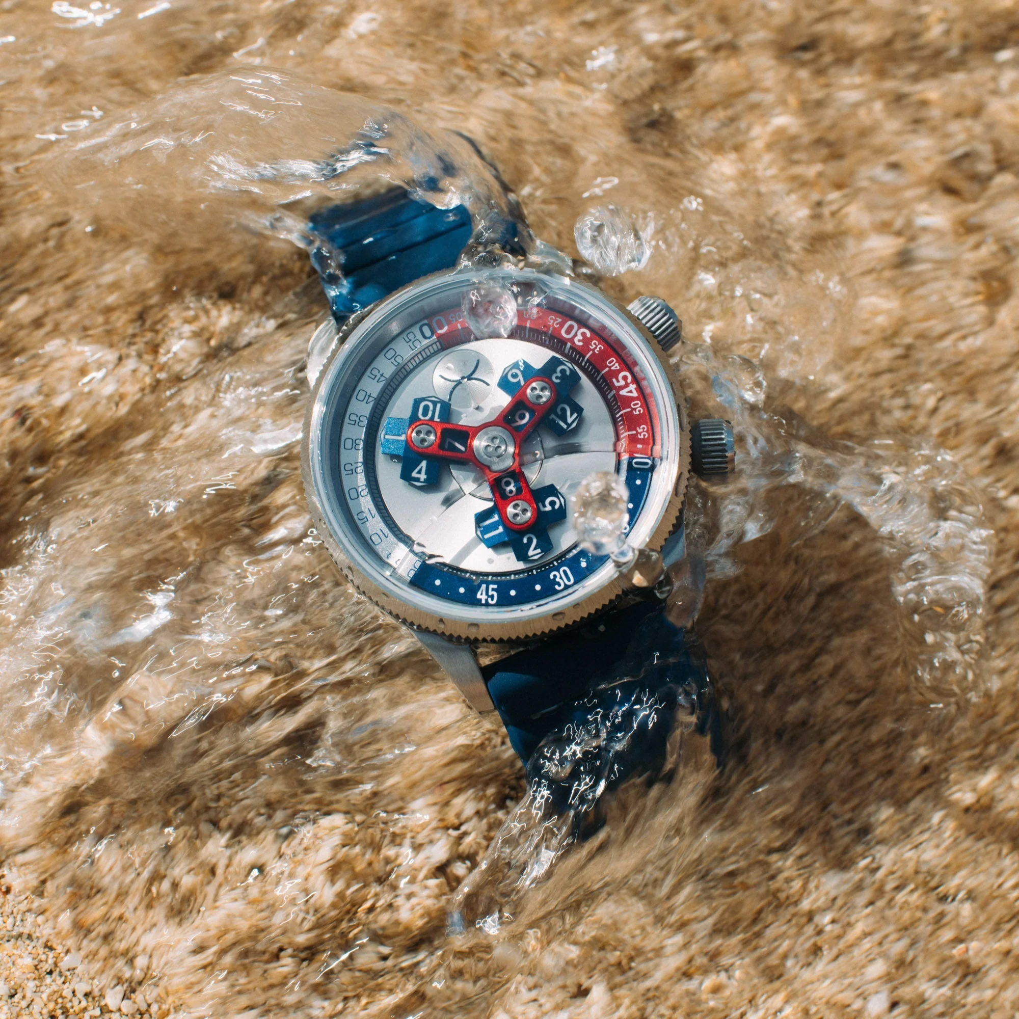 14-xeric-vendetta-ii-automatic-wandering-hour-navy-red-6.webp Xeric Vendetta II Automatic Wandering Hour Navy Red