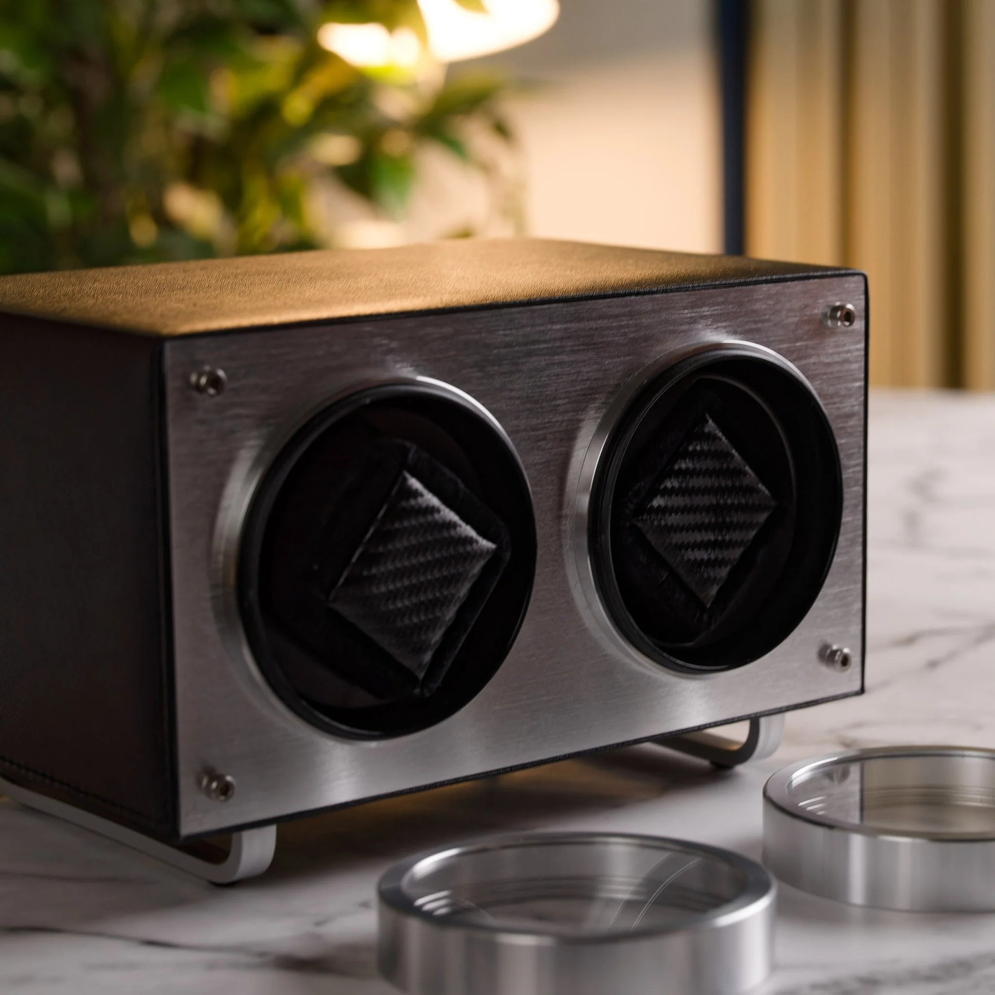 1418-mainspring-raceday-flemington-dual-slot-watch-winder-piston-black-4.webp Mainspring Raceday Flemington Dual Slot Watch Winder Piston Black