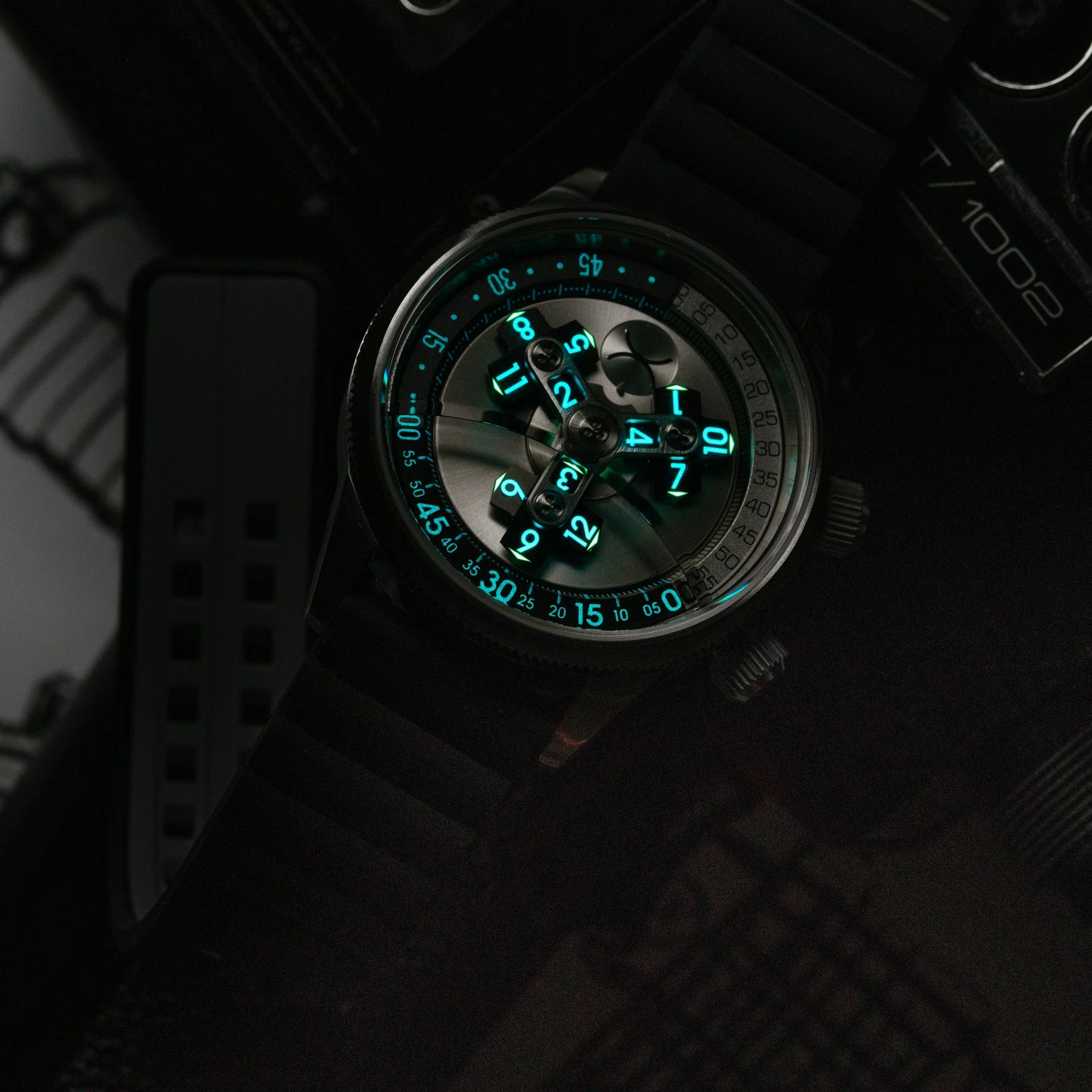 15-xeric-vendetta-ii-automatic-wandering-hour-silver-black-3.webp Xeric Vendetta II Automatic Wandering Hour Silver Black