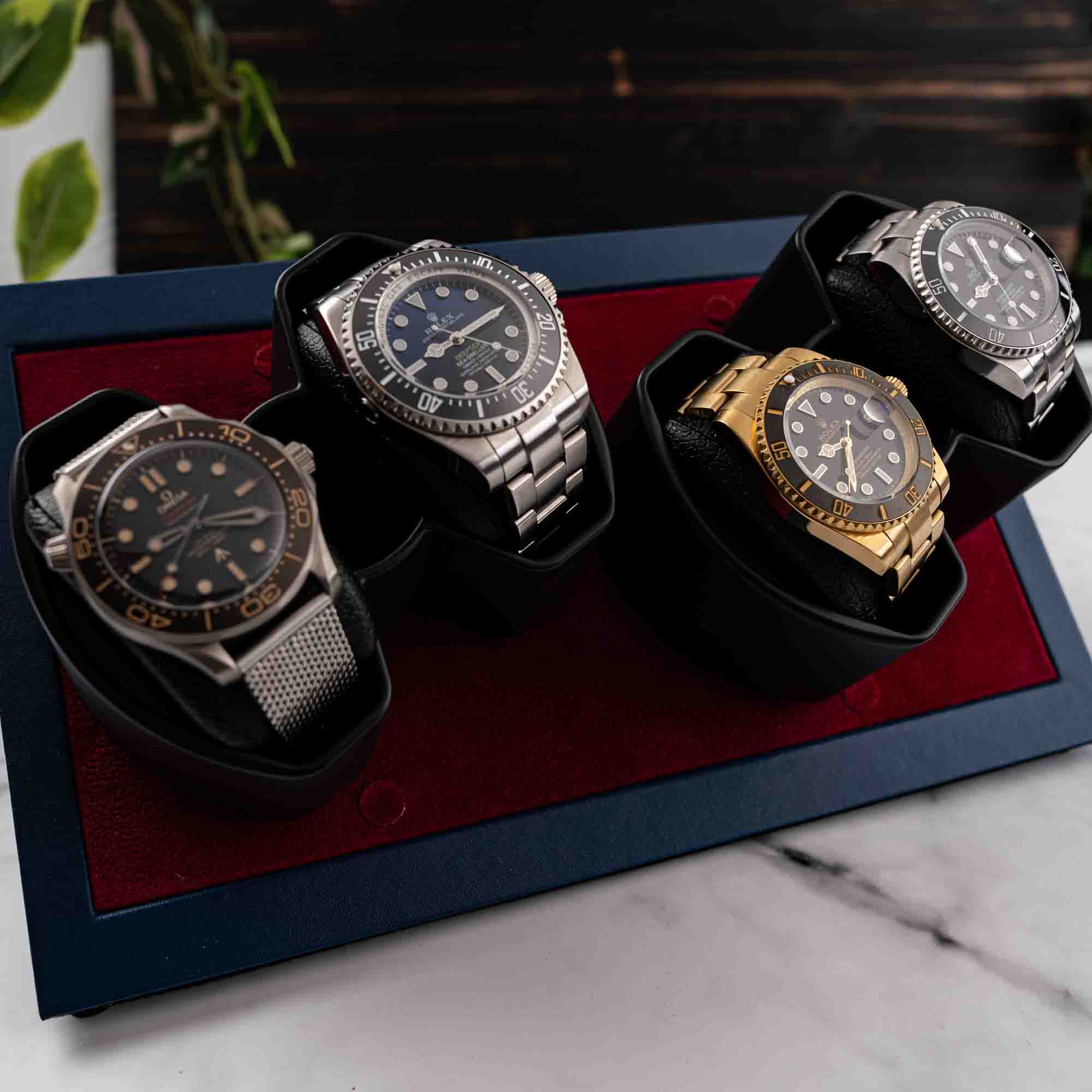 1536-mainspring-oxford-augustine-augustine-4-slot-watch-winder-navy-blue-2.jpg Mainspring Oxford Augustine Augustine 4-Slot Watch Winder Navy Blue
