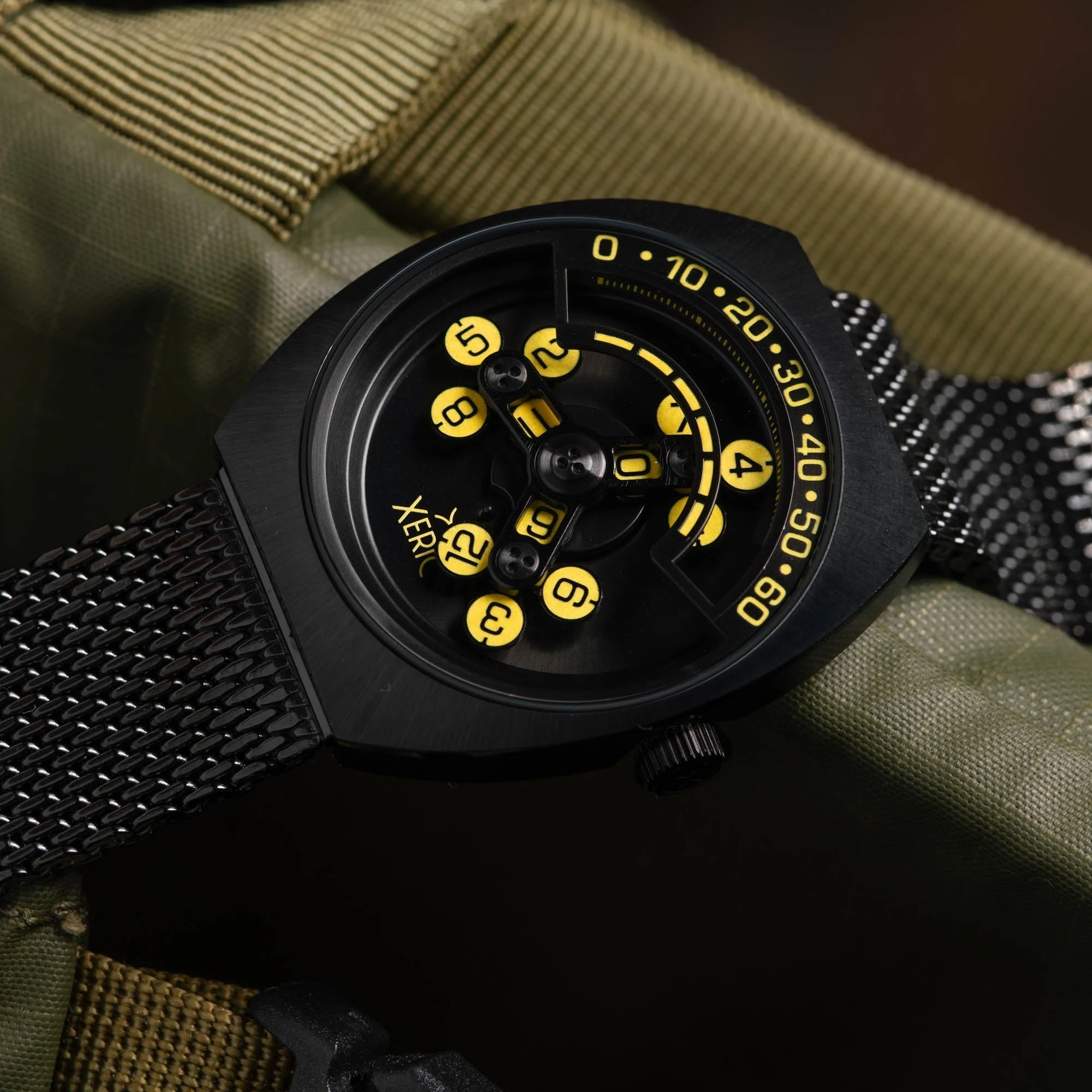 158-xeric-scrambler-automatic-wandering-hour-black-yellow-10.webp Xeric Scrambler Automatic Wandering Hour Black Yellow