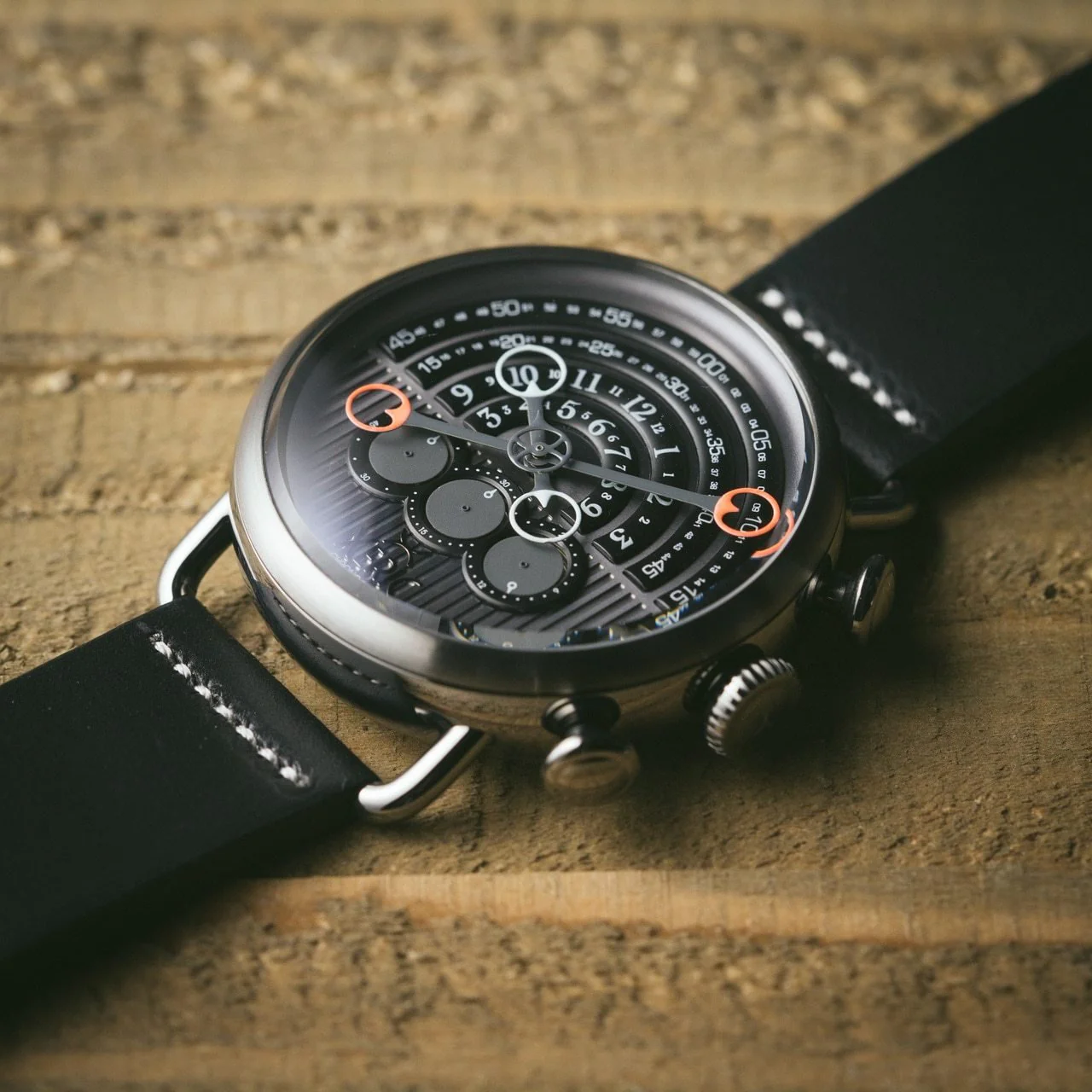 1647-xeric-halograph-chrono-sapphire-gunmetal-red-4.webp Xeric Halograph Chrono Sapphire Gunmetal Red