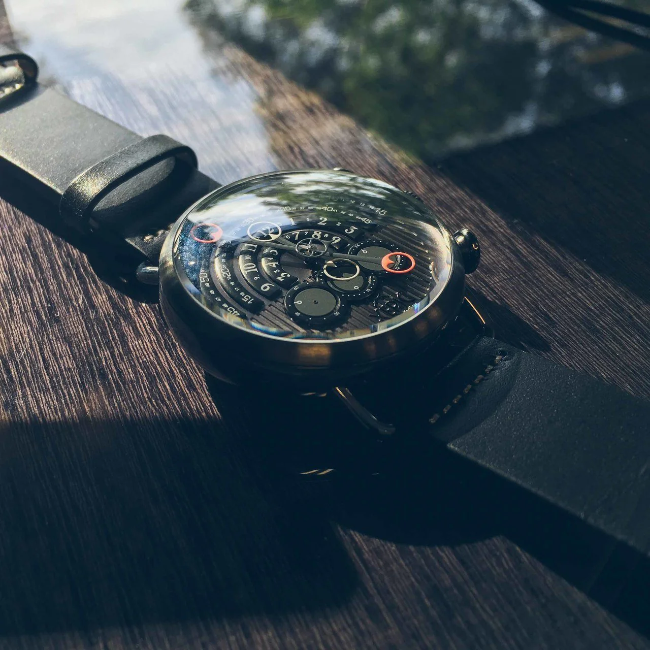 1647-xeric-halograph-chrono-sapphire-gunmetal-red-5.webp Xeric Halograph Chrono Sapphire Gunmetal Red