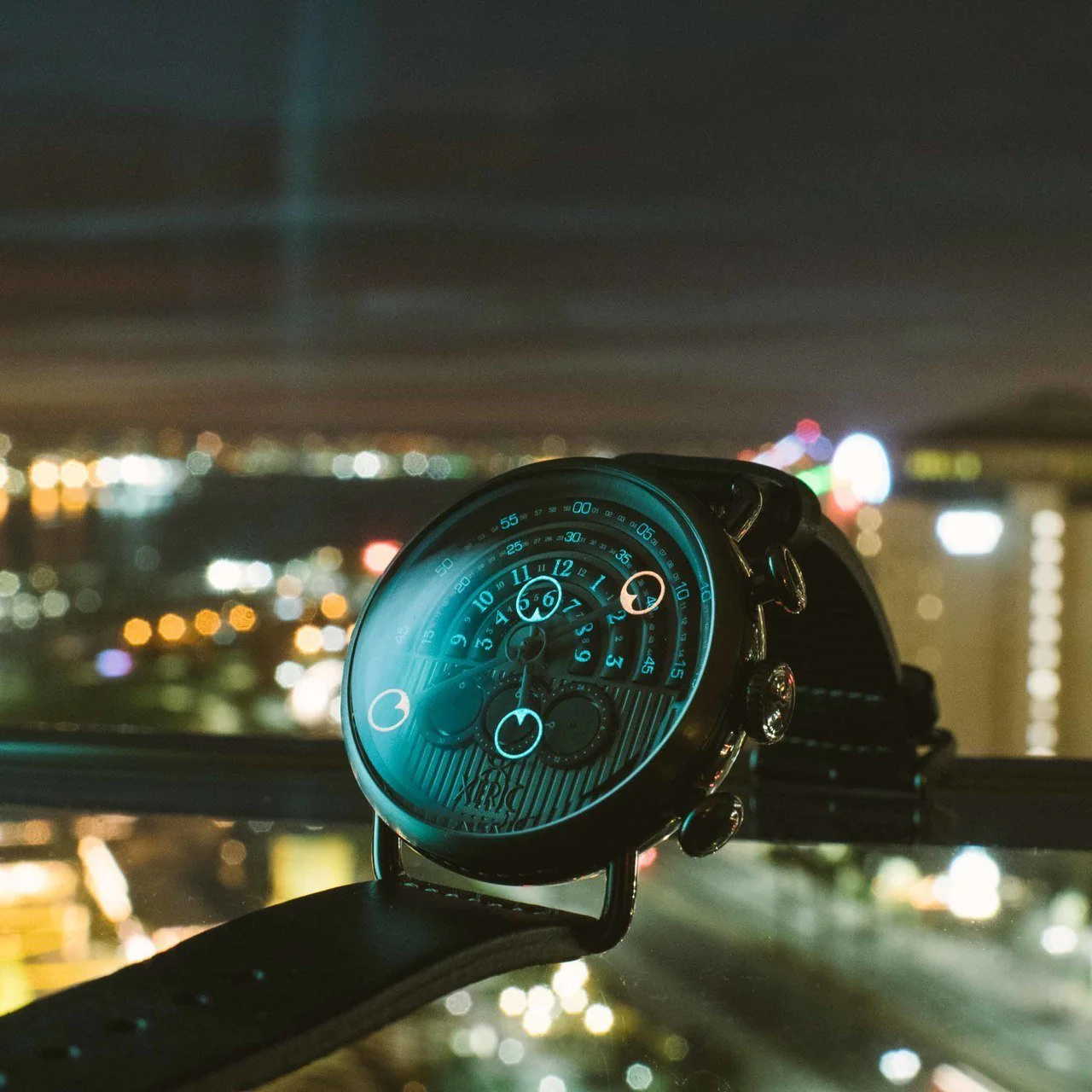 1647-xeric-halograph-chrono-sapphire-gunmetal-red-7.webp Xeric Halograph Chrono Sapphire Gunmetal Red