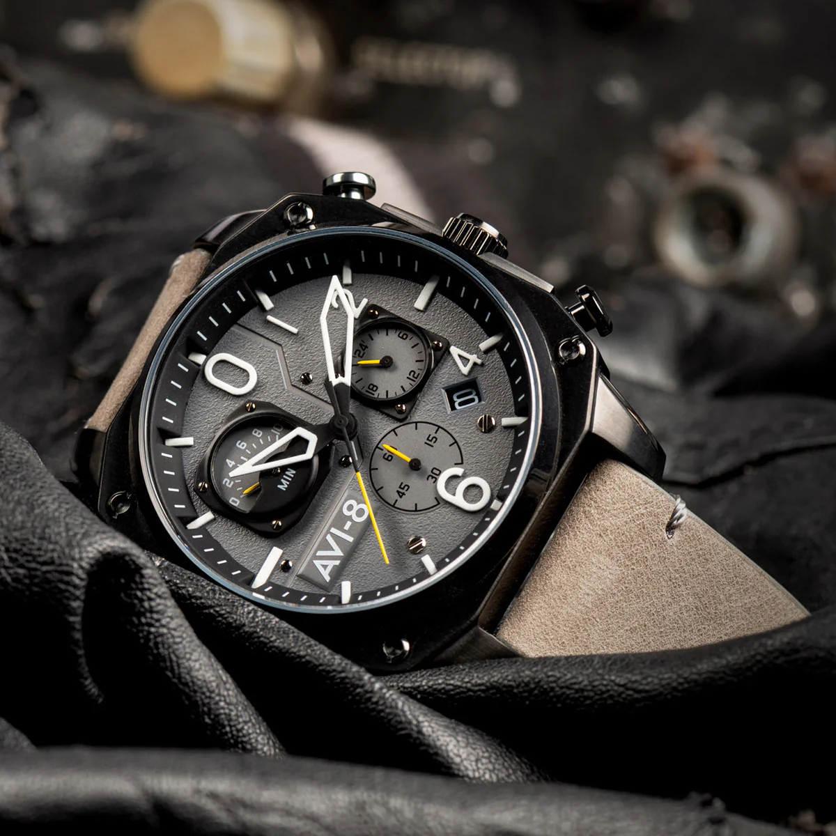 1659-avi-8-hawker-hunter-retrograde-chronograph-sea-gray-3.webp AVI-8 Hawker Hunter Retrograde Chronograph Sea Gray*