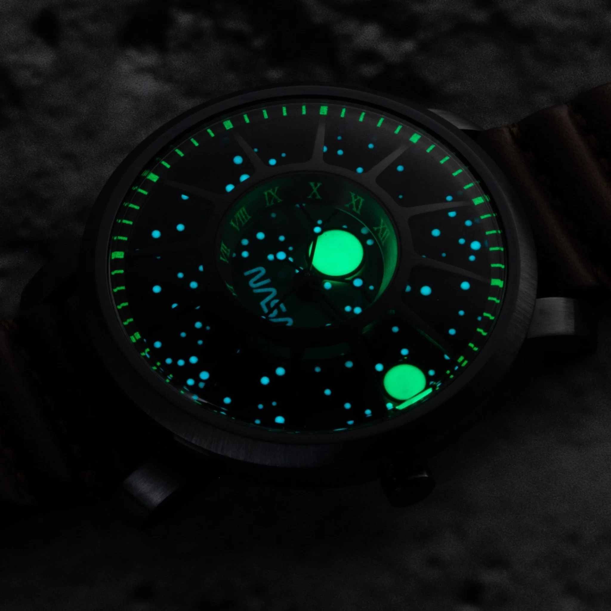 1663-xeric-nasa-trappist-1-sapphire-cosmic-nebula-limited-edition-2.webp Xeric NASA Trappist-1 Sapphire Cosmic Nebula Limited Edition