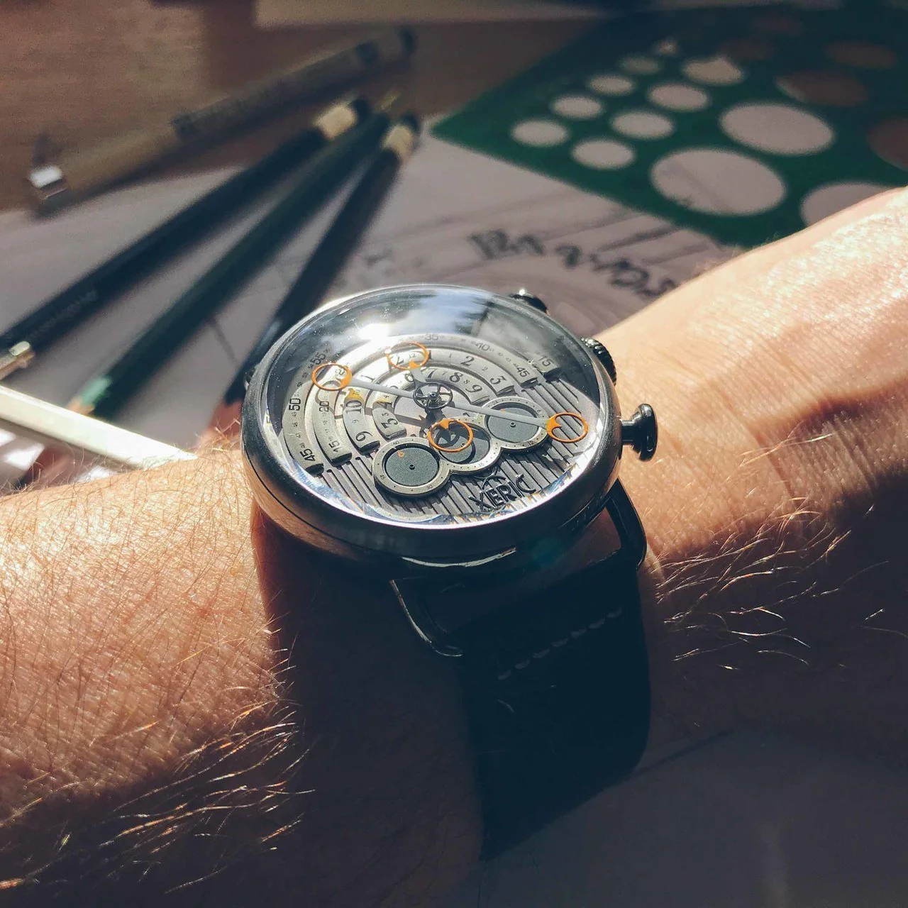 1665-xeric-halograph-chrono-sapphire-gunmetal-orange-2.webp Xeric Halograph Chrono Sapphire Gunmetal Orange