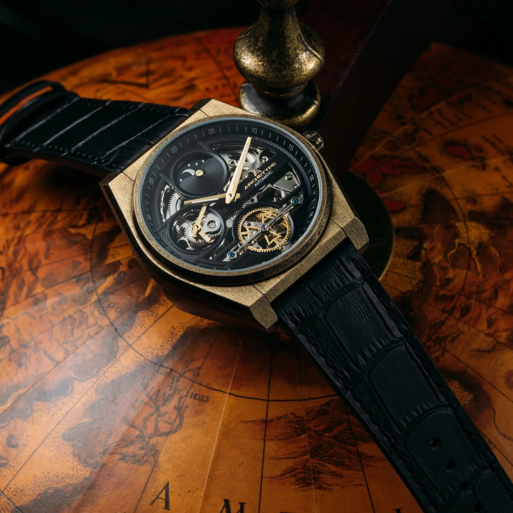 1666-archetype-rogue-automatic-antique-brass-black-2.webp Archetype Rogue Automatic Antique Brass Black