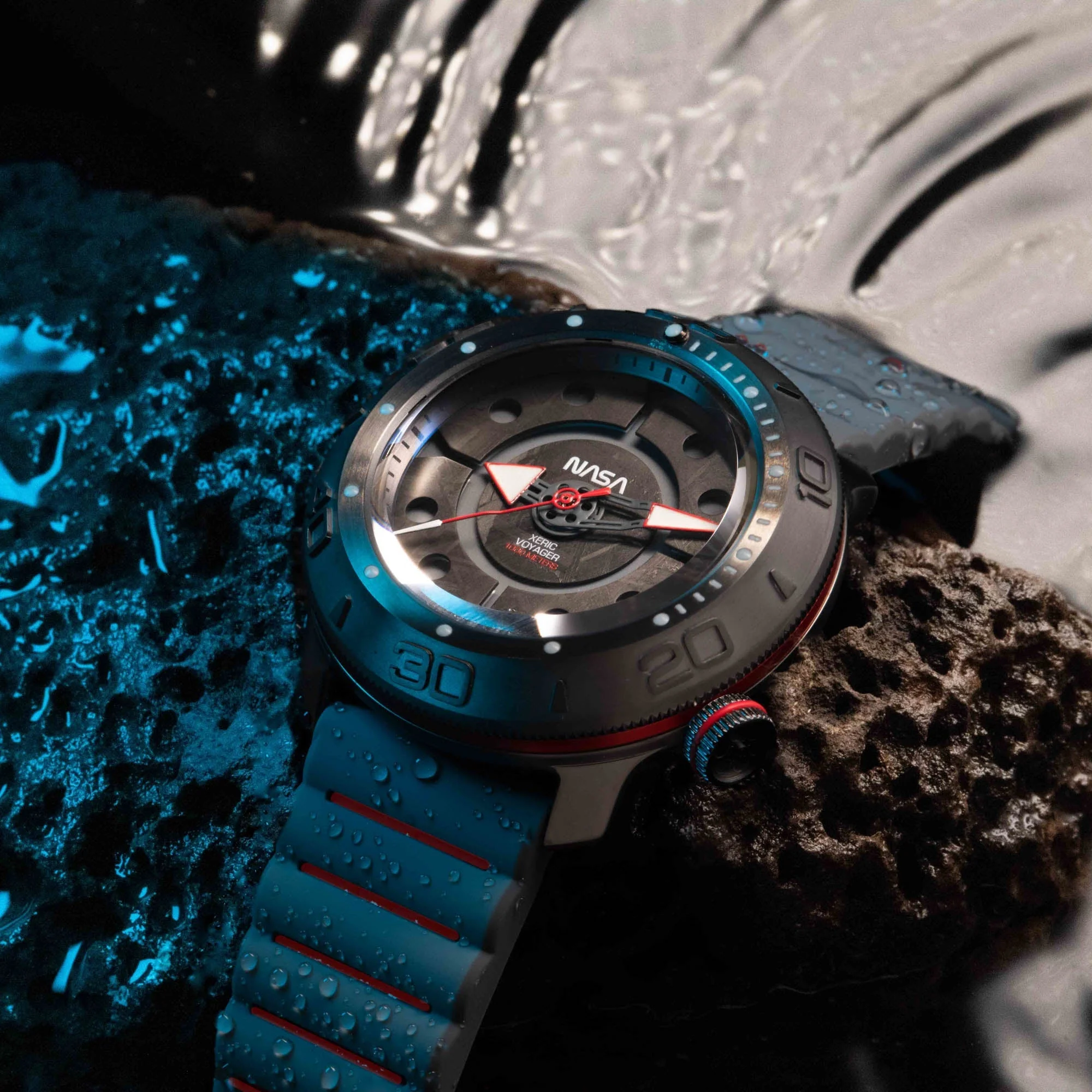 1671-xeric-nasa-voyager-automatic-1000m-diver-meteorite-2.webp Xeric NASA Voyager Automatic 1000m Diver Meteorite