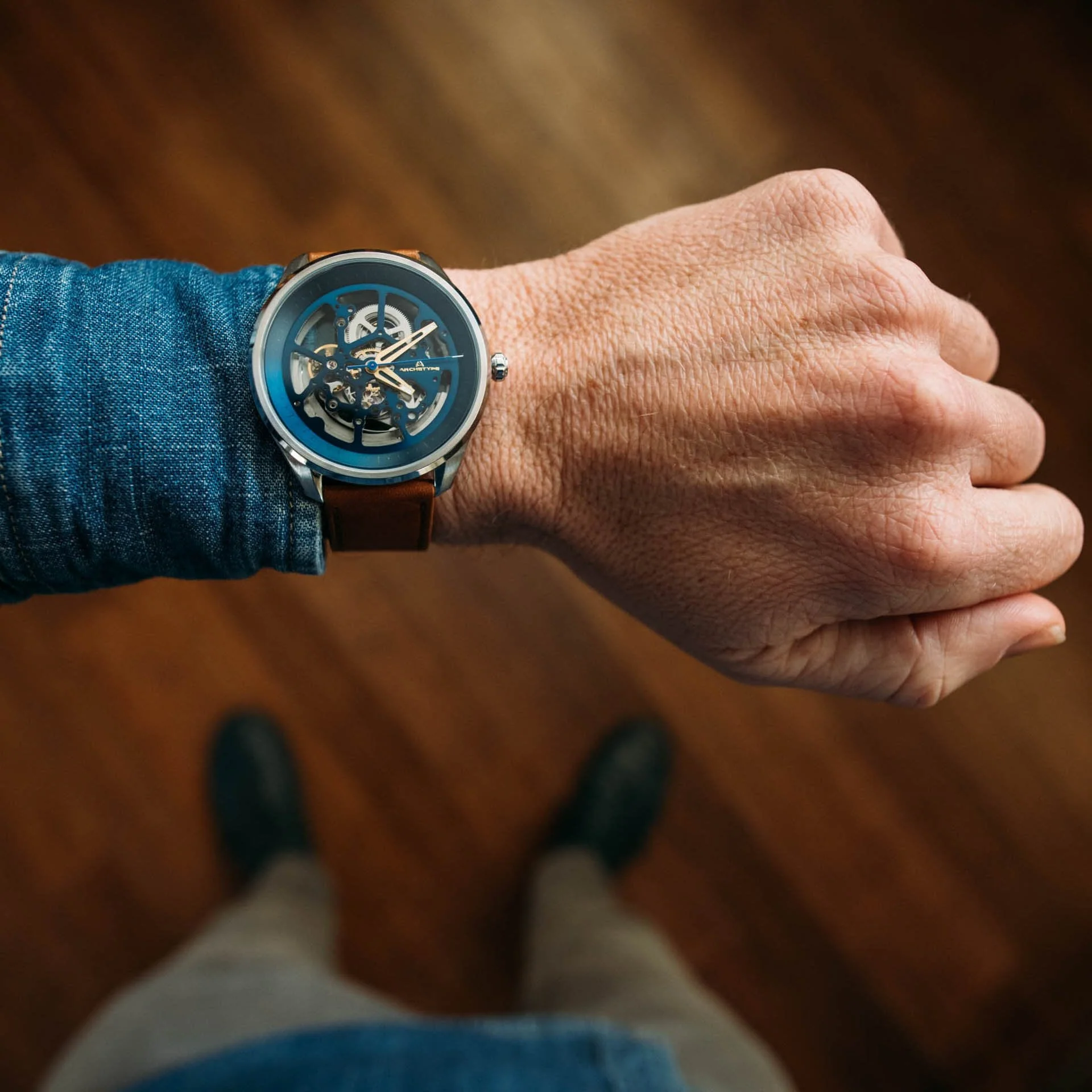 1678-archetype-nemesis-automatic-silver-tan-blue-4.webp Archetype Nemesis Automatic Silver Tan Blue