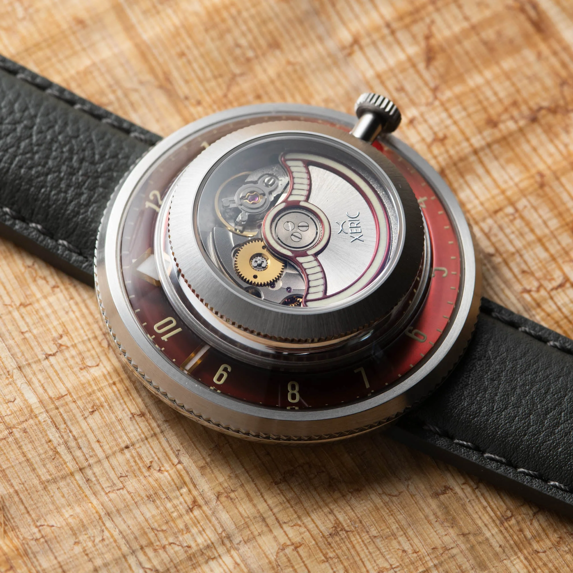 1730-xeric-invertor-automatic-oxblood-gray-limited-edition-2.webp Xeric Invertor Automatic Oxblood Gray Limited Edition