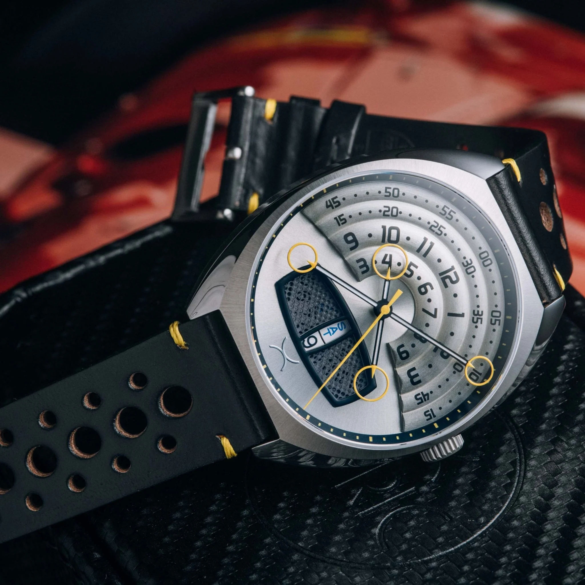 1761-xeric-halograph-iii-automatic-steel-black-7.webp Xeric Halograph III Automatic Steel Black
