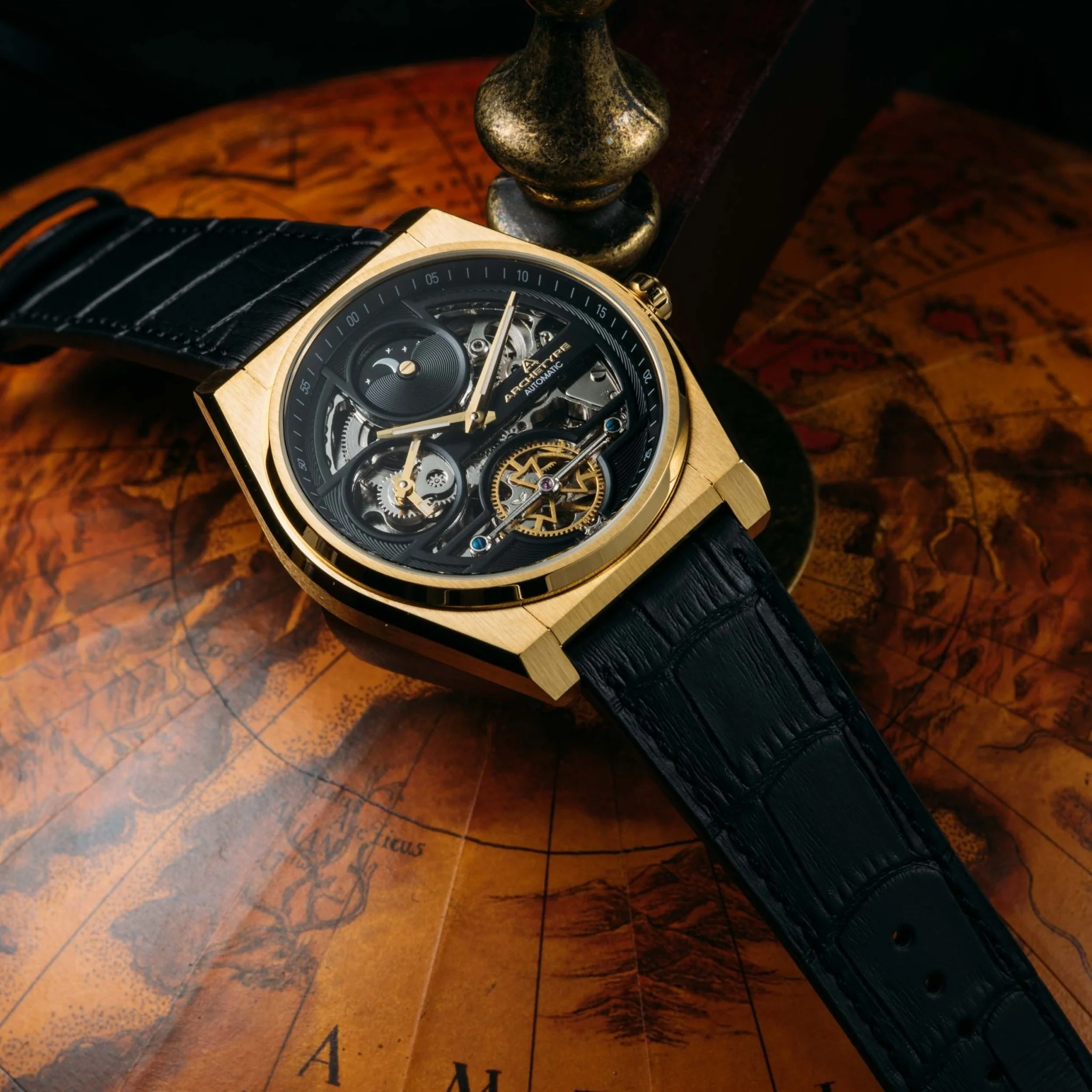 1770-archetype-rogue-automatic-gold-black-2.webp Archetype Rogue Automatic Gold Black