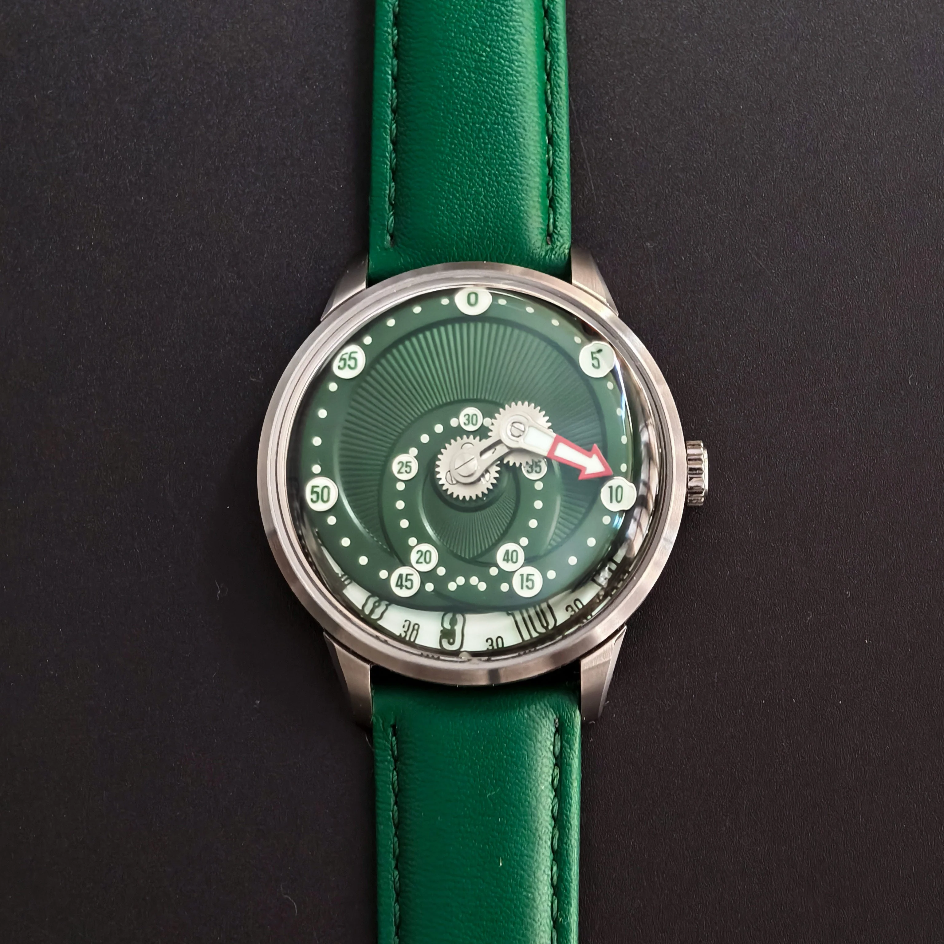 1813-mandetbrote-orbital-automatic-green-limited-edition-6.webp Mandetbrote Orbital Automatic Green Limited Edition