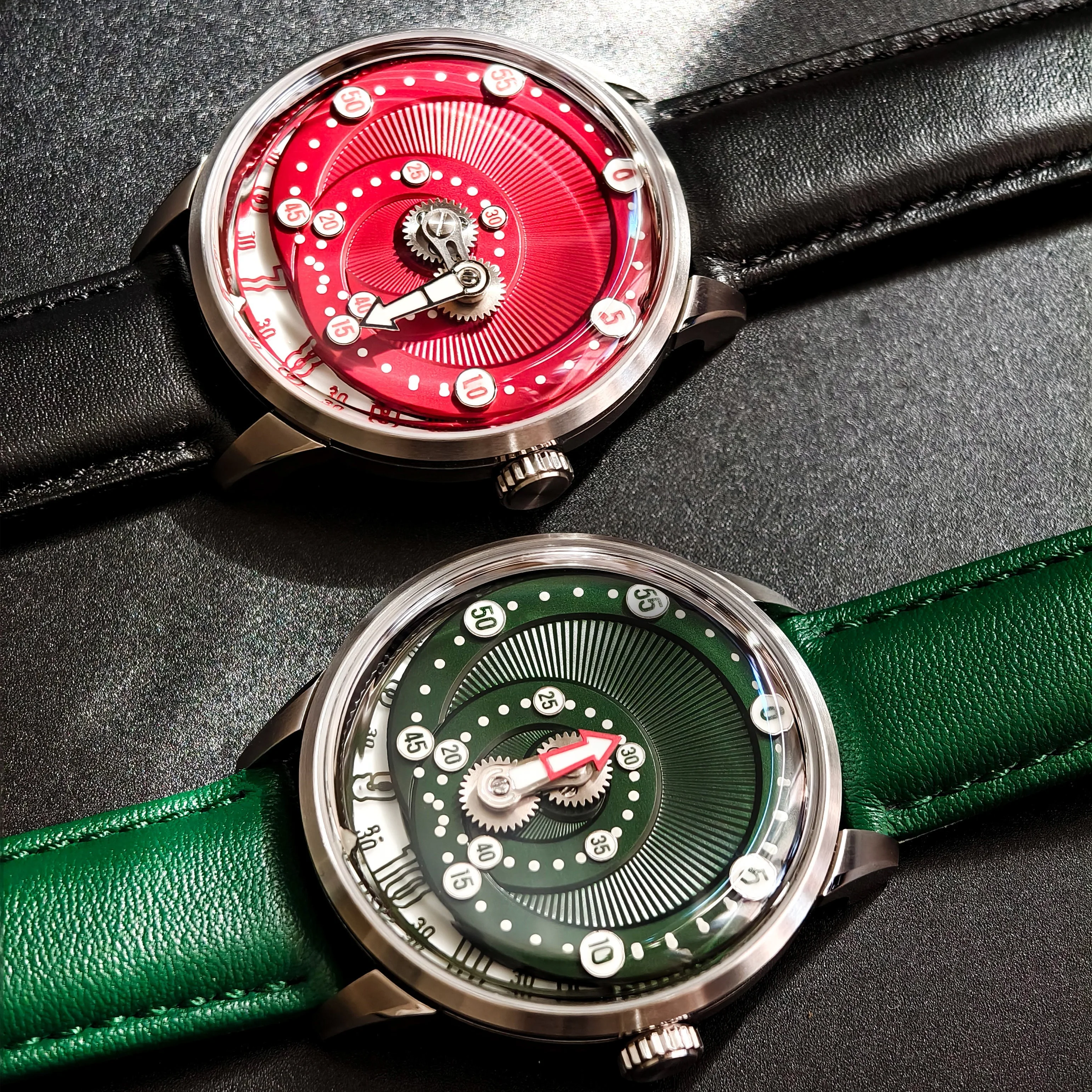 1813-mandetbrote-orbital-automatic-green-limited-edition-7.webp Mandetbrote Orbital Automatic Green Limited Edition