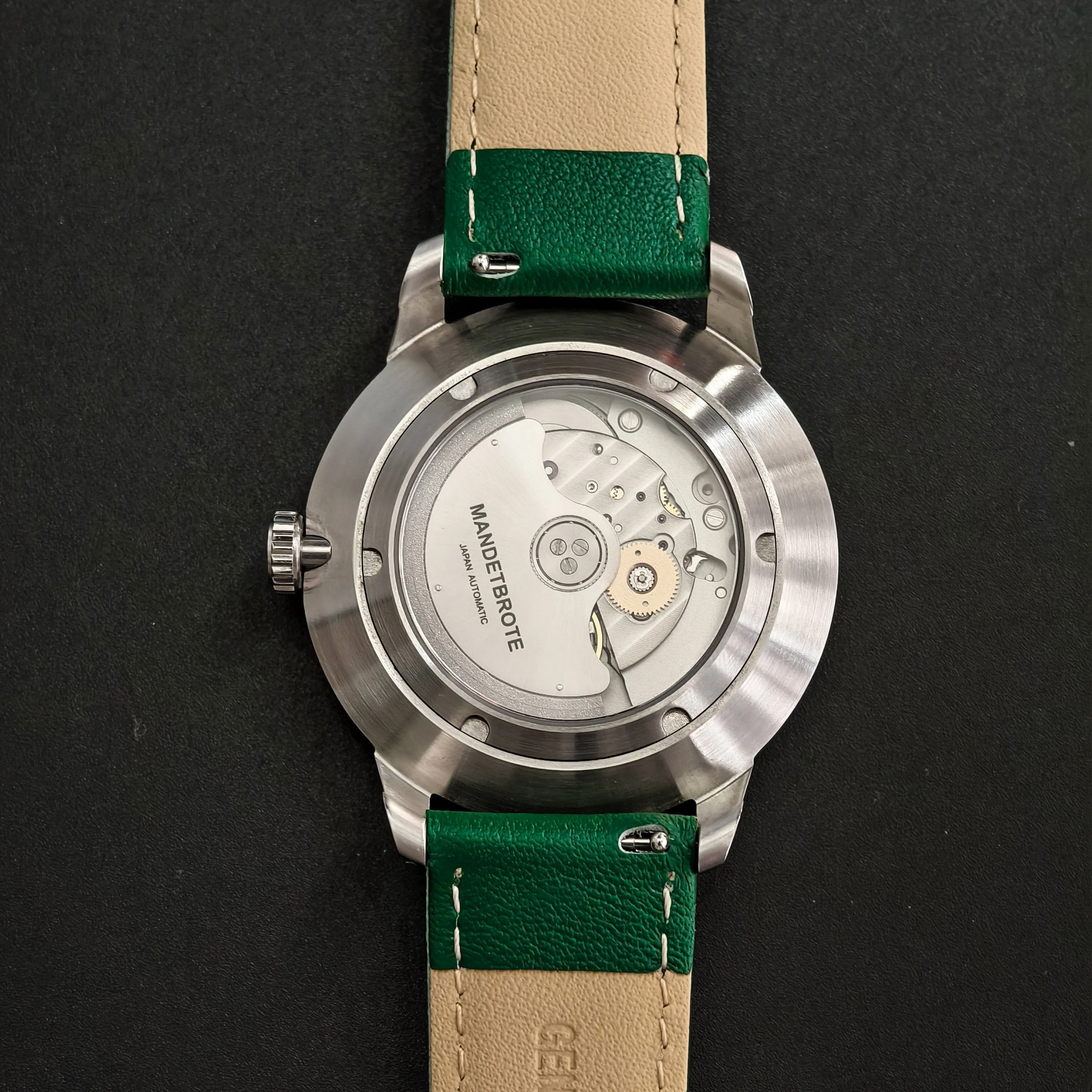 1813-mandetbrote-orbital-automatic-green-limited-edition-8.webp Mandetbrote Orbital Automatic Green Limited Edition