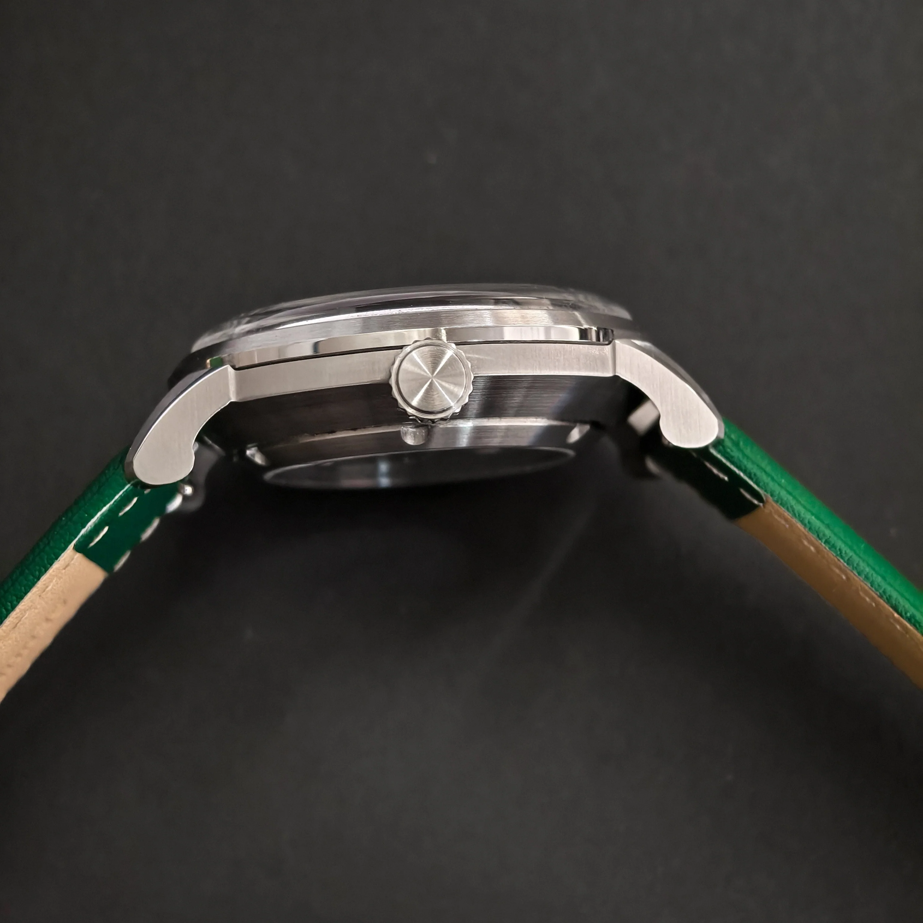 1813-mandetbrote-orbital-automatic-green-limited-edition-9.webp Mandetbrote Orbital Automatic Green Limited Edition