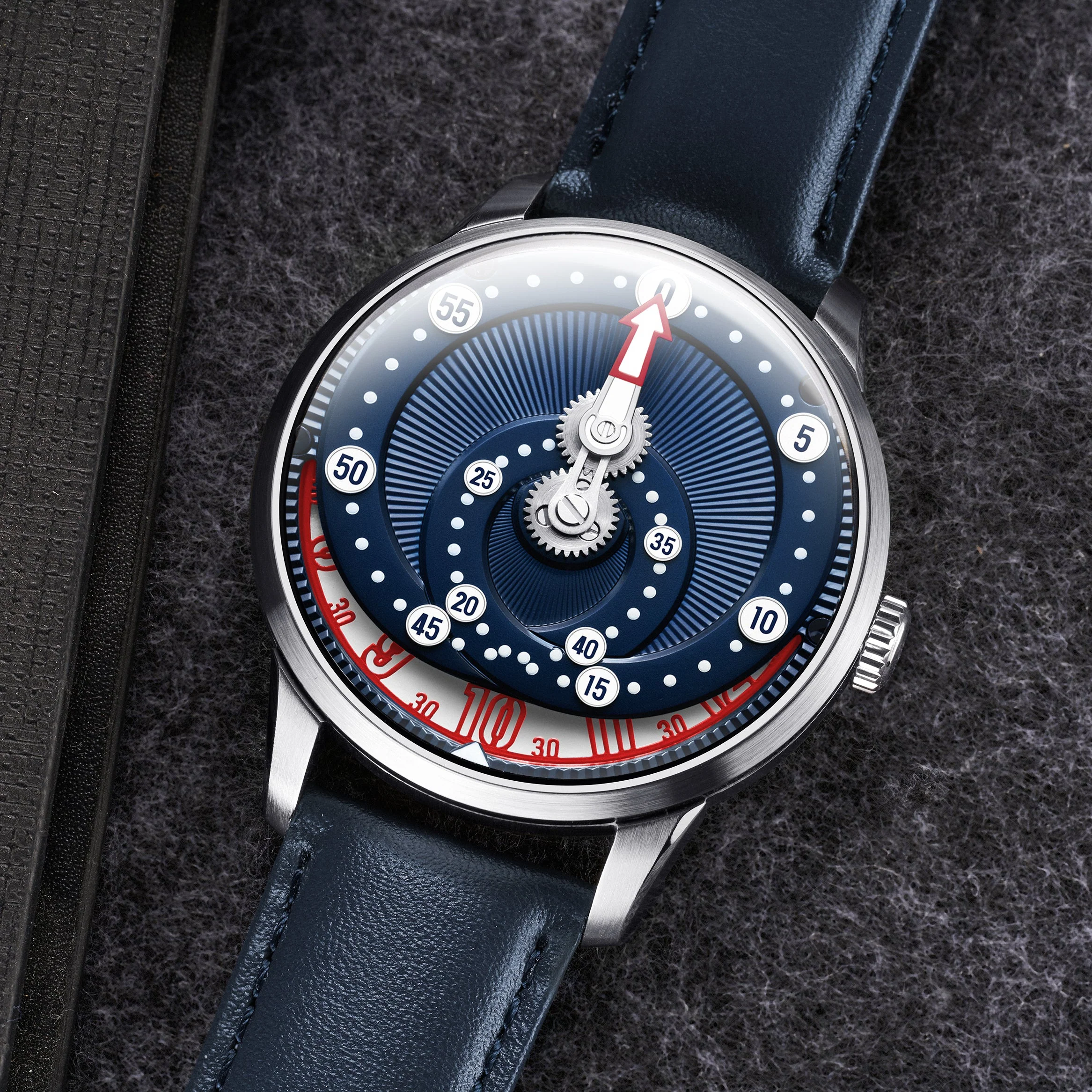 1830-mandetbrote-orbital-automatic-blue-kiss-limited-edition-3.webp Mandetbrote Orbital Automatic Blue Kiss Limited Edition