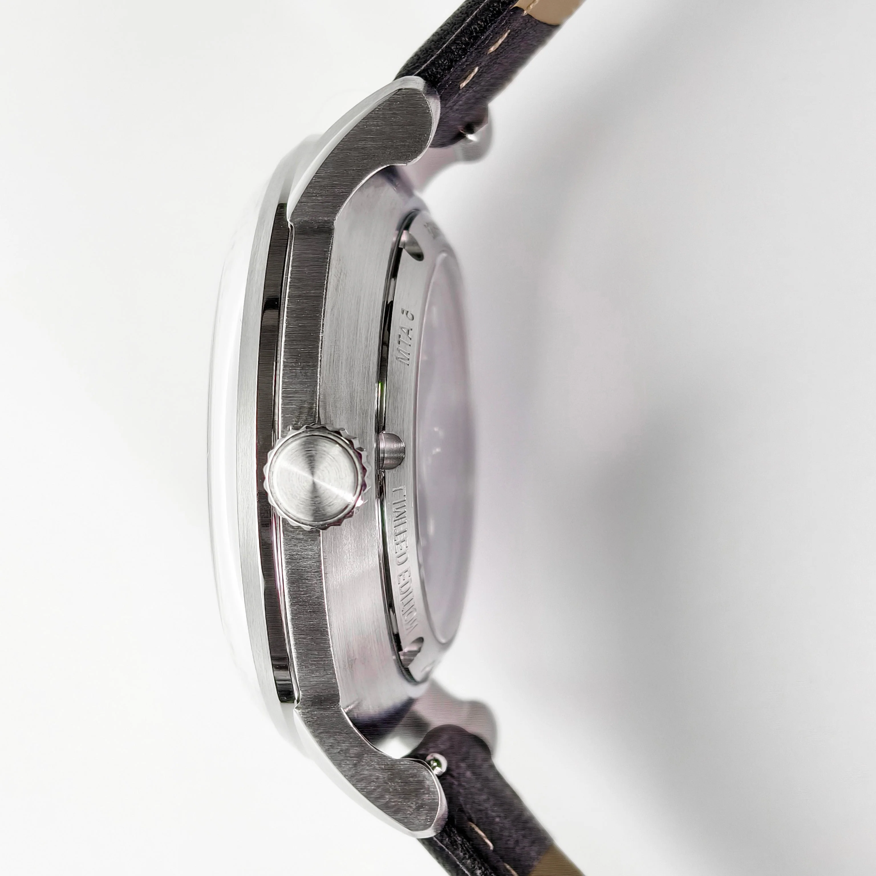 1856-mandetbrote-orbital-automatic-black-limited-edition-12.webp Mandetbrote Orbital Automatic Black Limited Edition