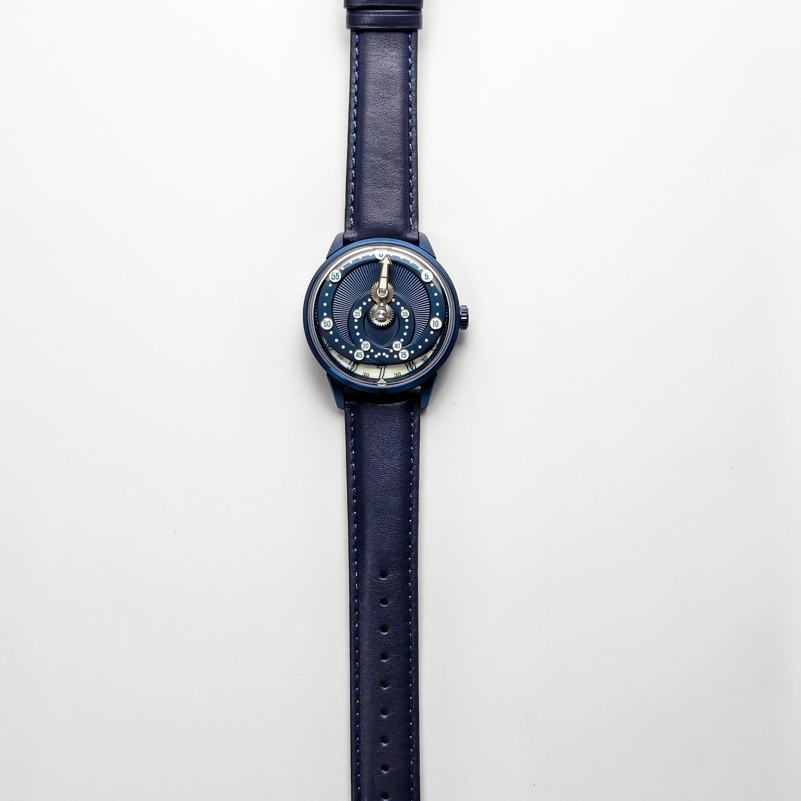1926-mandetbrote-orbital-automatic-deep-blue-limited-edition-12.webp Mandetbrote Orbital Automatic Deep Blue Limited Edition