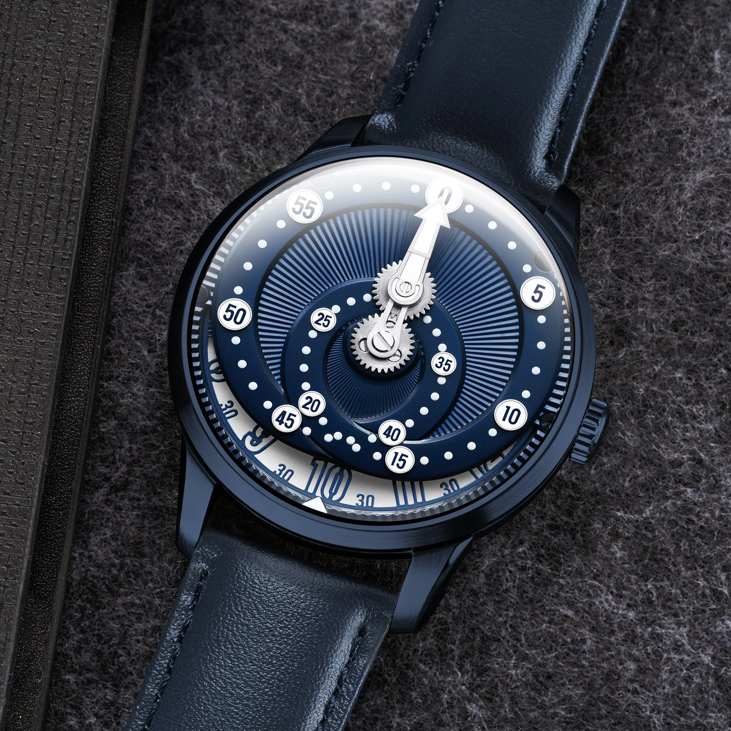 1926-mandetbrote-orbital-automatic-deep-blue-limited-edition-3.webp Mandetbrote Orbital Automatic Deep Blue Limited Edition