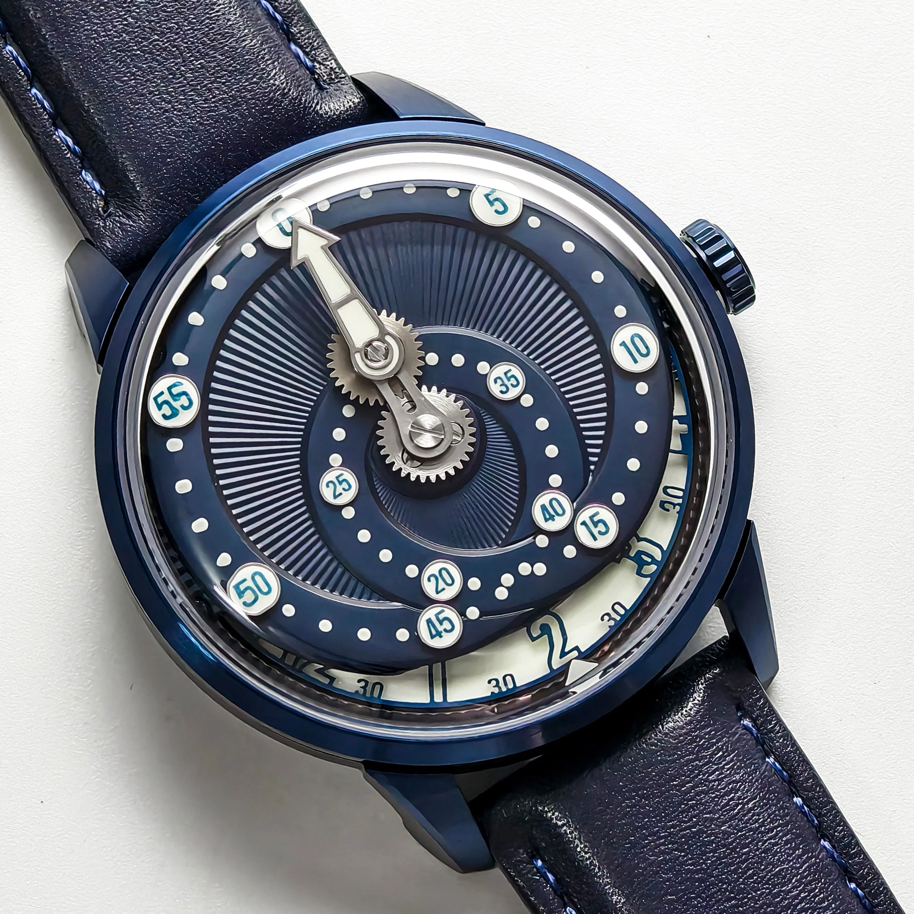 1926-mandetbrote-orbital-automatic-deep-blue-limited-edition-7.webp Mandetbrote Orbital Automatic Deep Blue Limited Edition