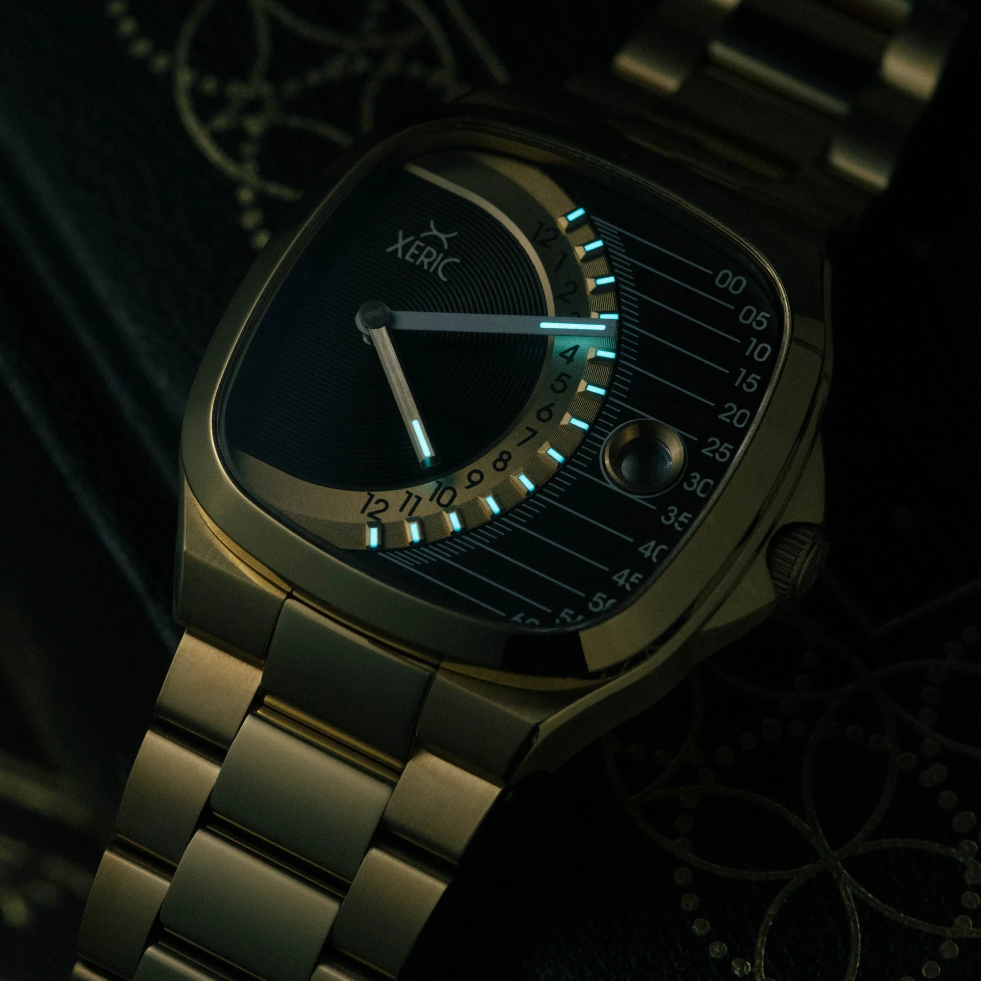 1937-xeric-timeline-retrograde-automatic-gold-black-12.webp Xeric Timeline Retrograde Automatic Gold Black