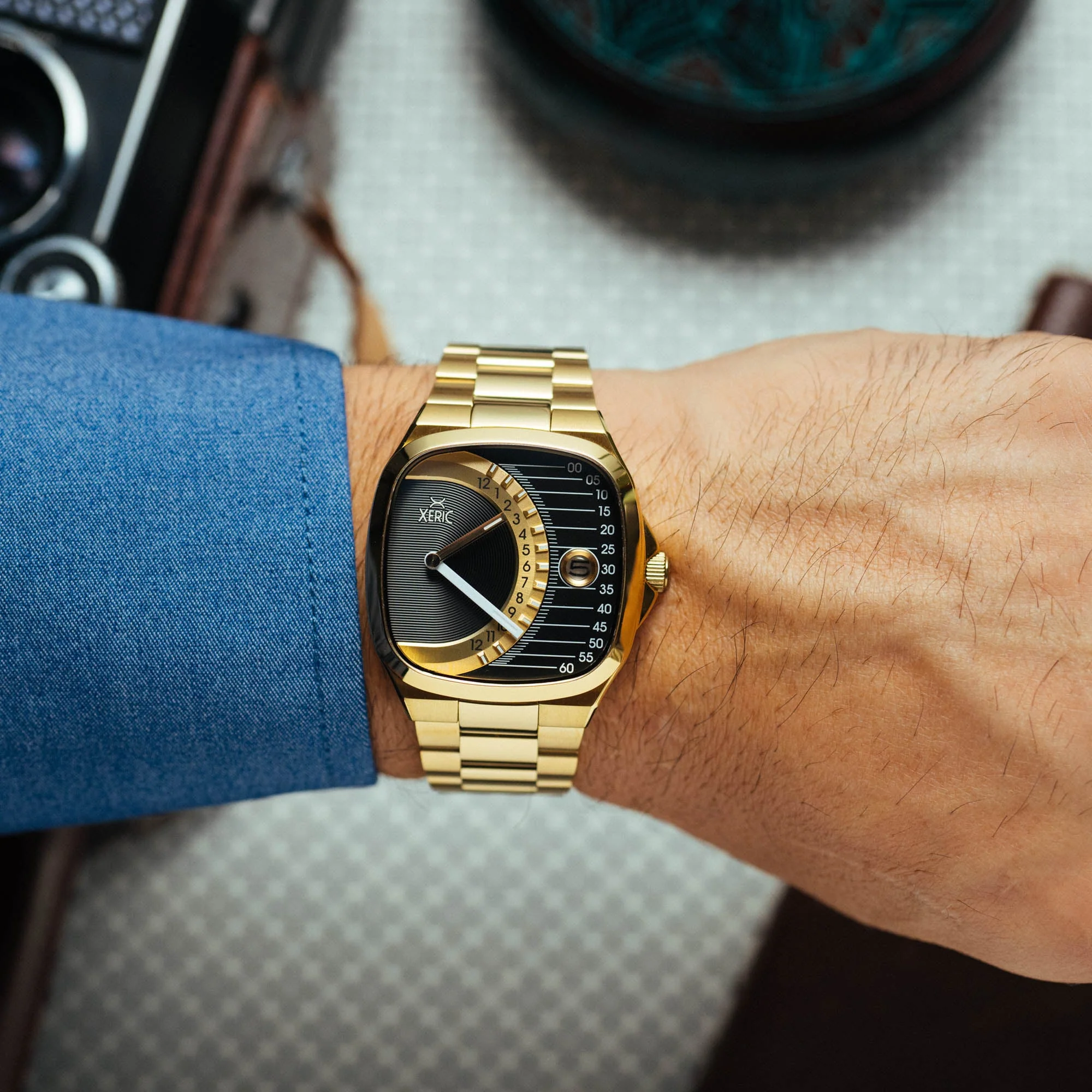 1937-xeric-timeline-retrograde-automatic-gold-black-3.webp Xeric Timeline Retrograde Automatic Gold Black