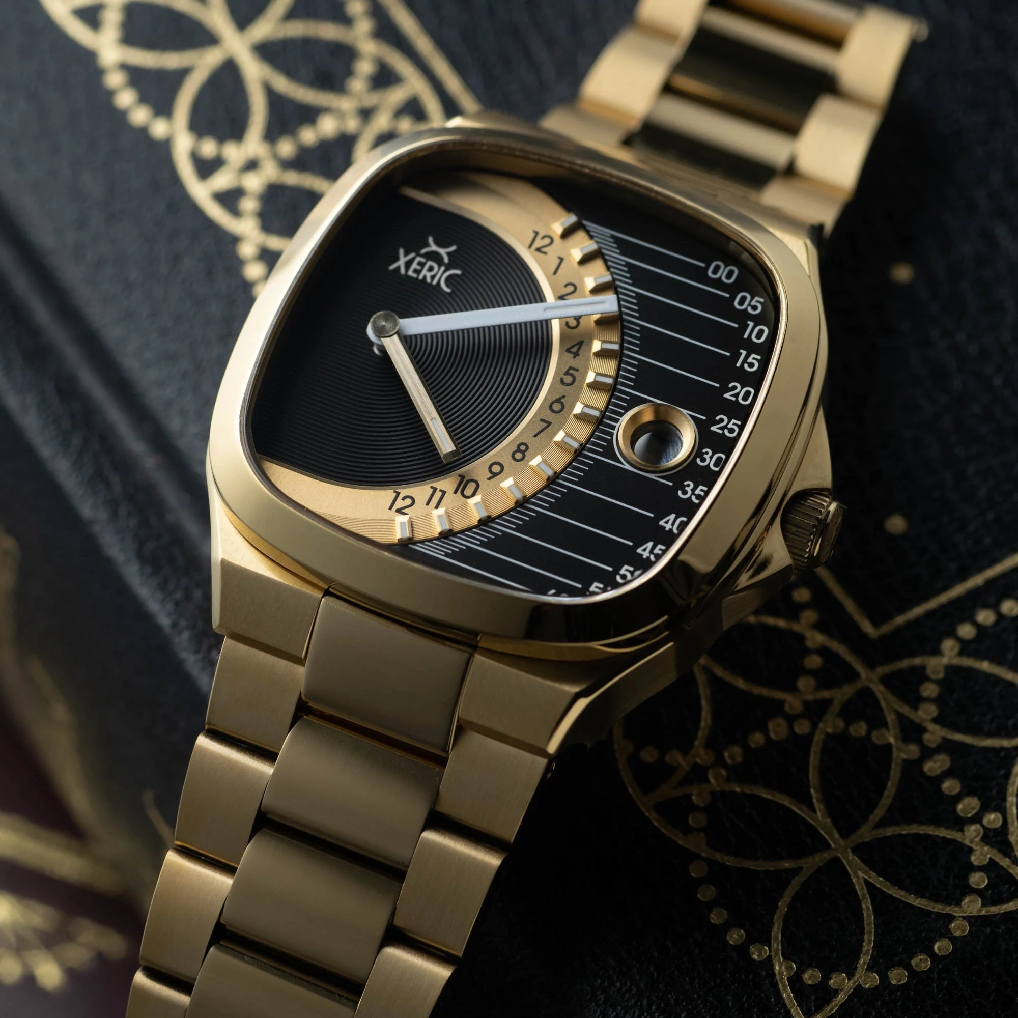 1937-xeric-timeline-retrograde-automatic-gold-black-9.webp Xeric Timeline Retrograde Automatic Gold Black
