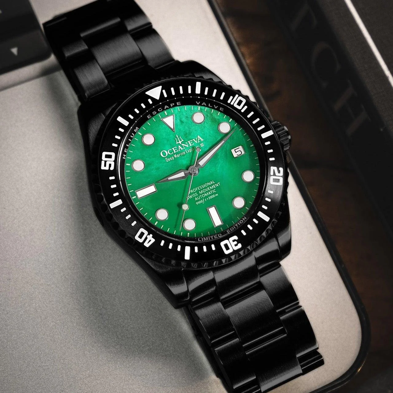 1994-oceaneva-deep-marine-explorer-iii-automatic-3000m-pro-diver-black-green-mother-of-pearl-limited-edition-13.webp Oceaneva Deep Marine Explorer III Automatic 3000M Pro Diver Black Green Mother Of Pearl Limited Edition