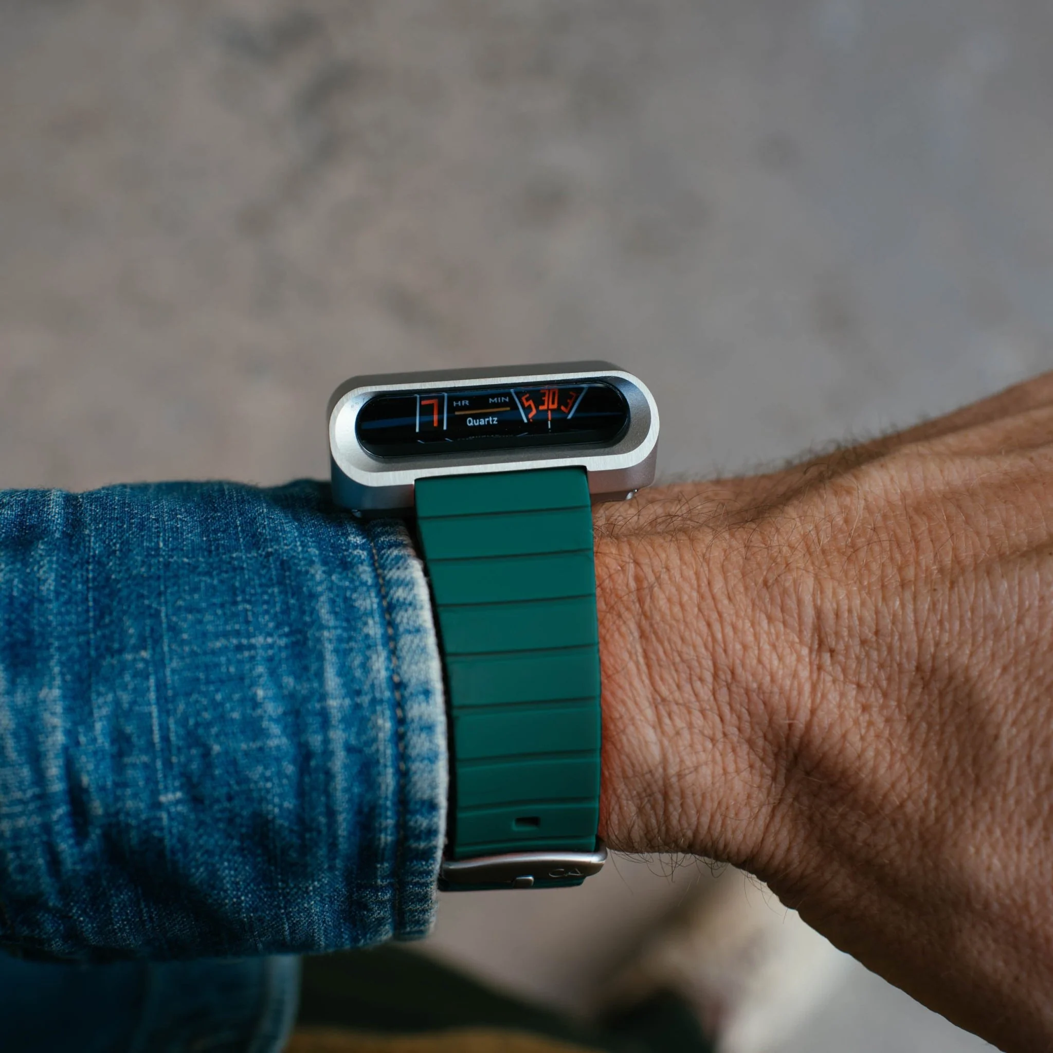 22-ca-pch-driver-jump-hour-brushed-silver-forest-green-7.webp CA PCH Driver Jump Hour Brushed Silver Forest Green