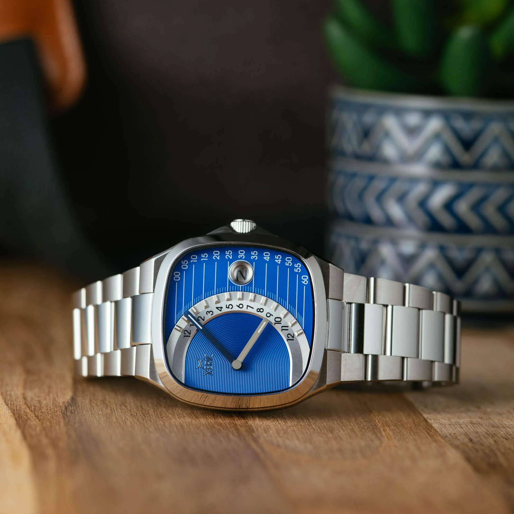 2330-xeric-timeline-retrograde-automatic-blue-11.webp Xeric Timeline Retrograde Automatic Blue