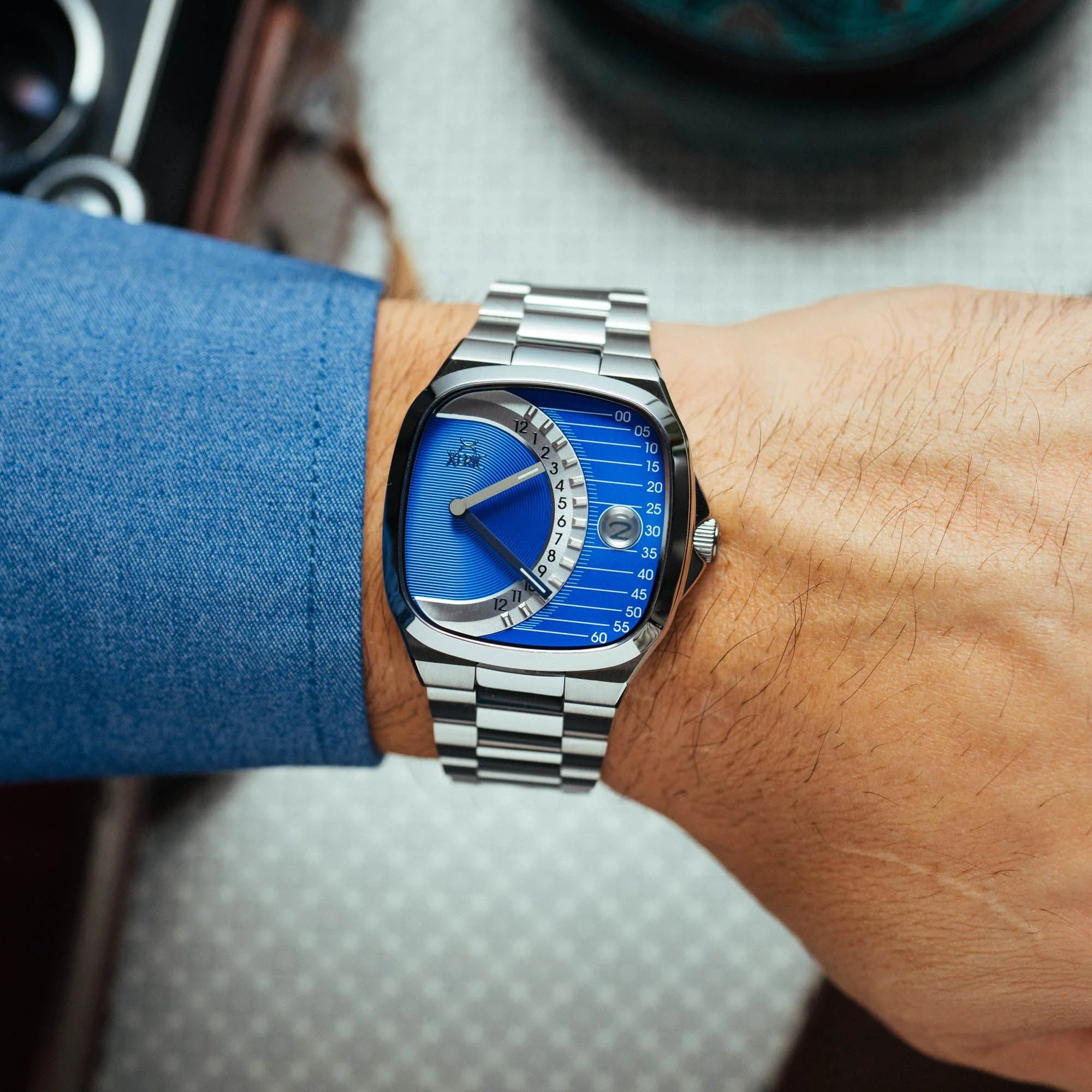 2330-xeric-timeline-retrograde-automatic-blue-5.webp Xeric Timeline Retrograde Automatic Blue
