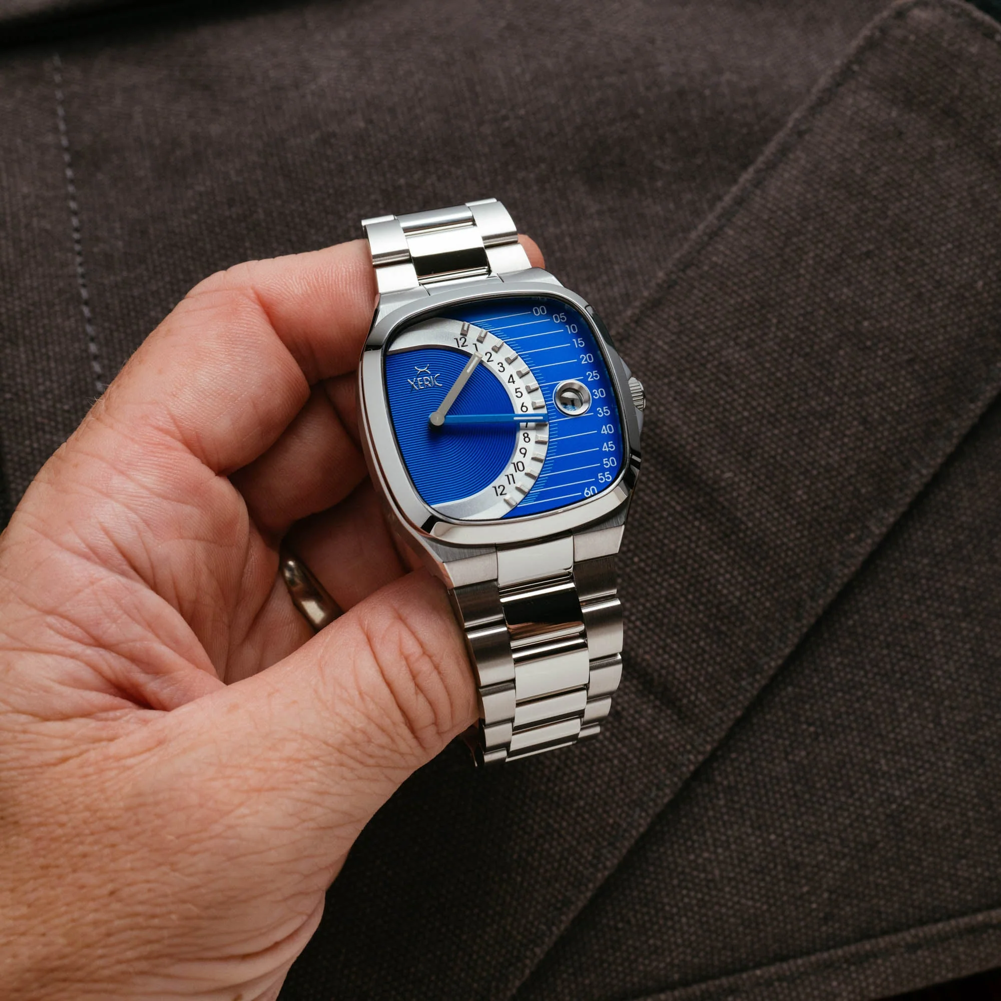 2330-xeric-timeline-retrograde-automatic-blue-6.webp Xeric Timeline Retrograde Automatic Blue