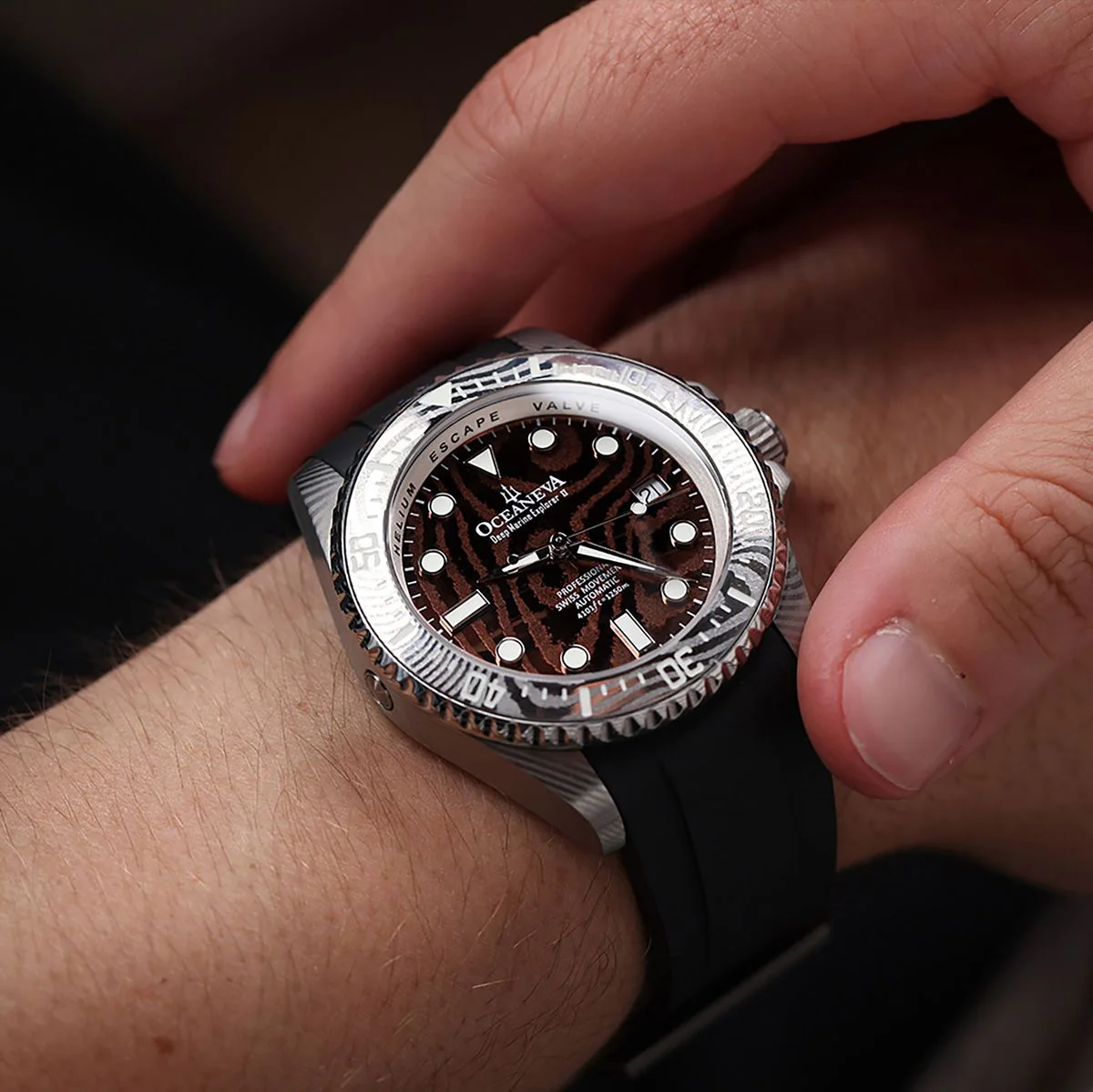 2348-oceaneva-deep-marine-explorer-ii-damascus-coffee-brown-limited-edition-2.webp Oceaneva Deep Marine Explorer II Damascus Coffee Brown Limited Edition