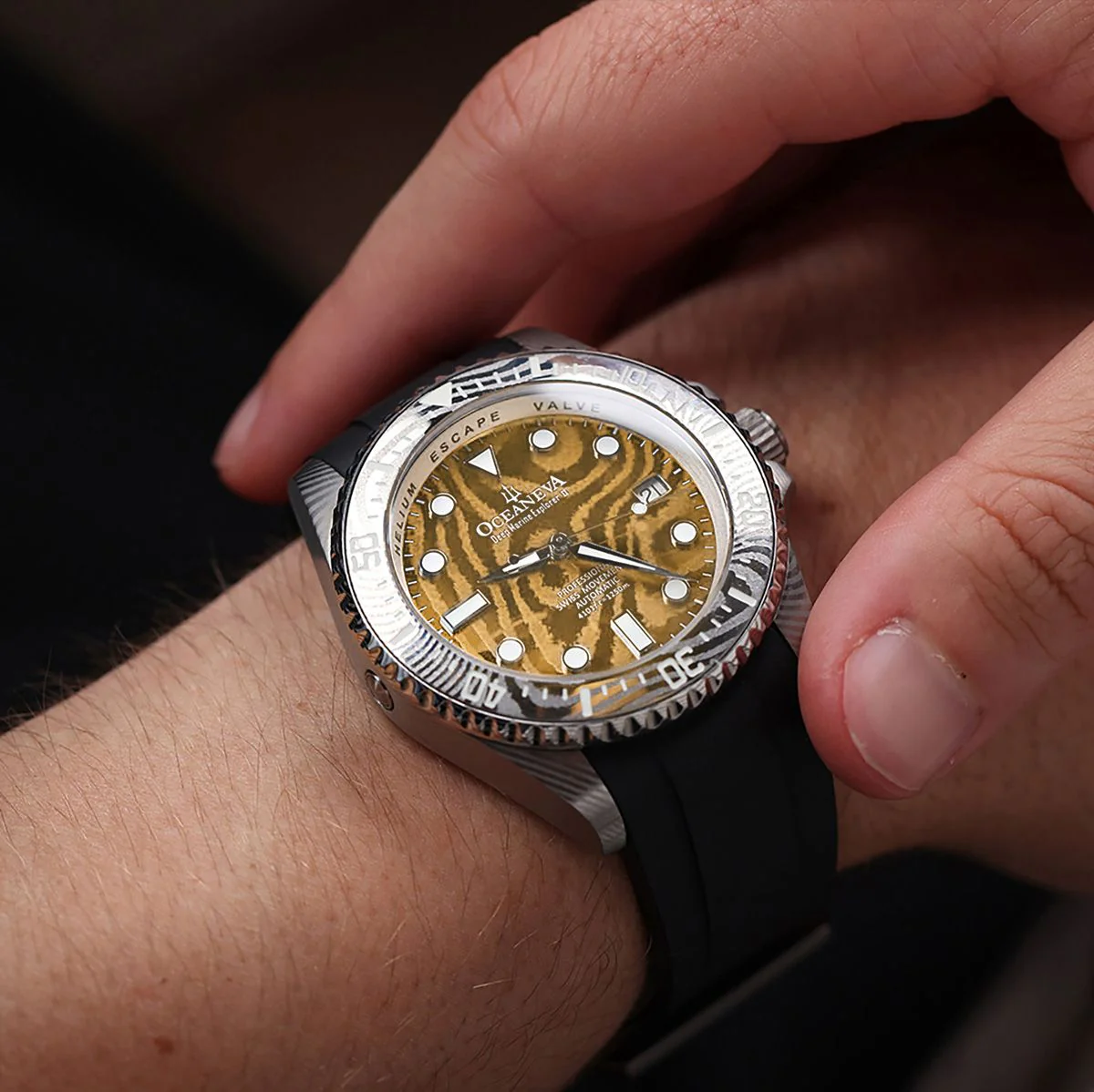 2351-oceaneva-deep-marine-explorer-ii-damascus-yellow-gold-limited-edition-2.webp Oceaneva Deep Marine Explorer II Damascus Yellow Gold Limited Edition