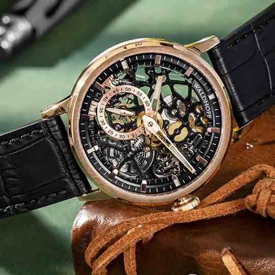 2426-manufaktur-waldhoff-pioneer-automatic-rose-gold-obsidian-3.jpg Manufaktur Waldhoff Pioneer Automatic Rose Gold Obsidian