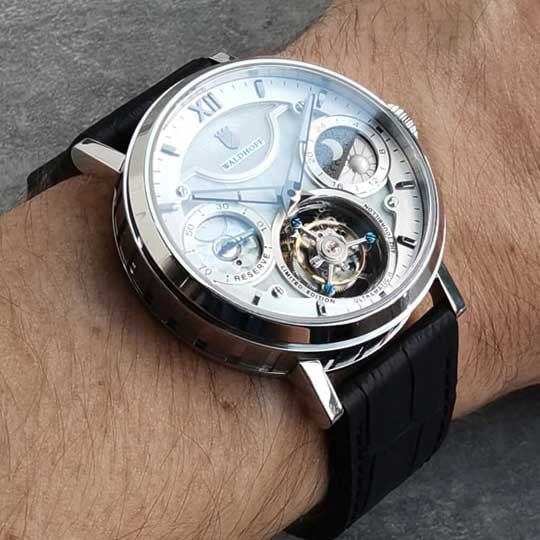 2445-manufaktur-waldhoff-ultramatic-ii-tourbillon-diamond-silver-2.jpg Manufaktur Waldhoff Ultramatic II Tourbillon Diamond Silver
