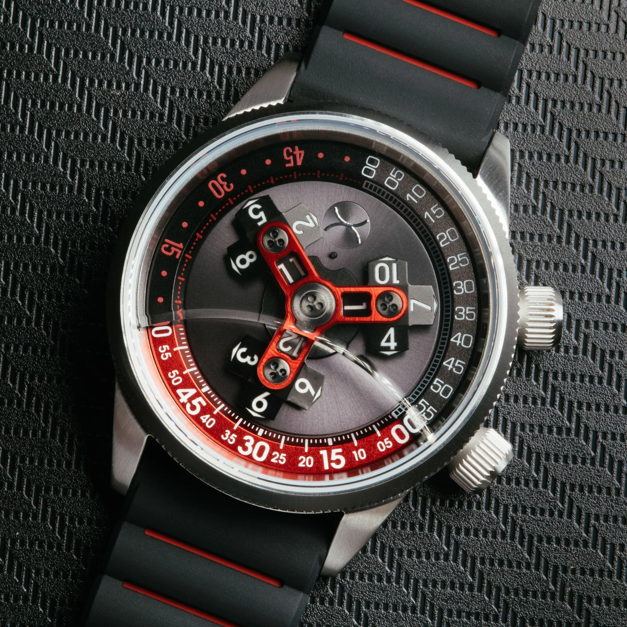 25-xeric-vendetta-ii-automatic-wandering-hour-black-gray-red-11.webp Xeric Vendetta II Automatic Wandering Hour Black Gray Red