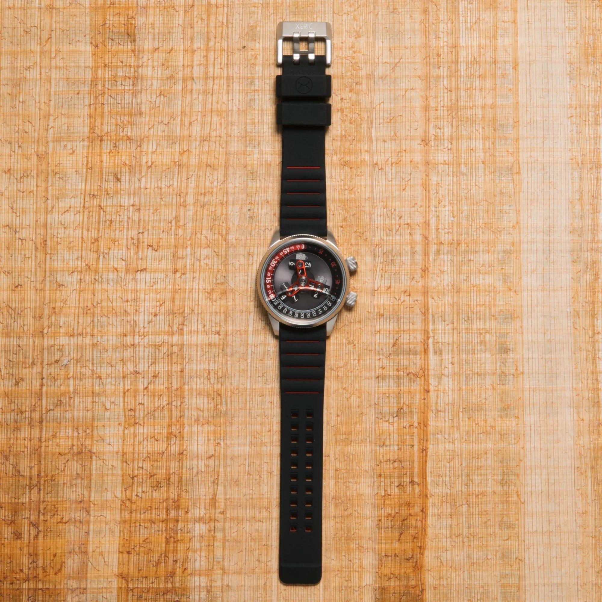 25-xeric-vendetta-ii-automatic-wandering-hour-black-gray-red-13.webp Xeric Vendetta II Automatic Wandering Hour Black Gray Red