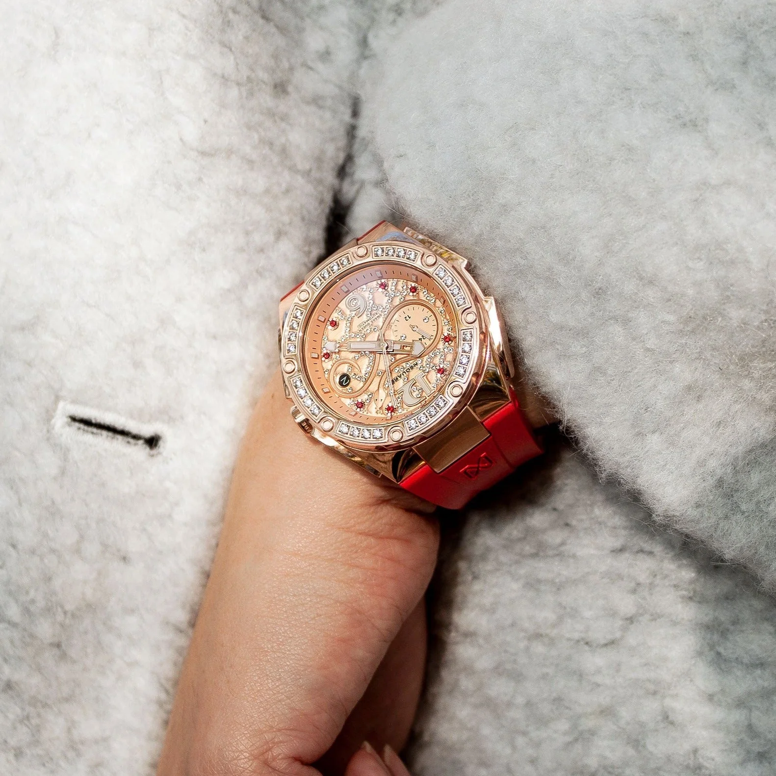 2530-nsquare-snakequeen-39mm-automatic-rose-gold-red-2.webp Nsquare SnakeQueen 39mm Automatic Rose Gold Red