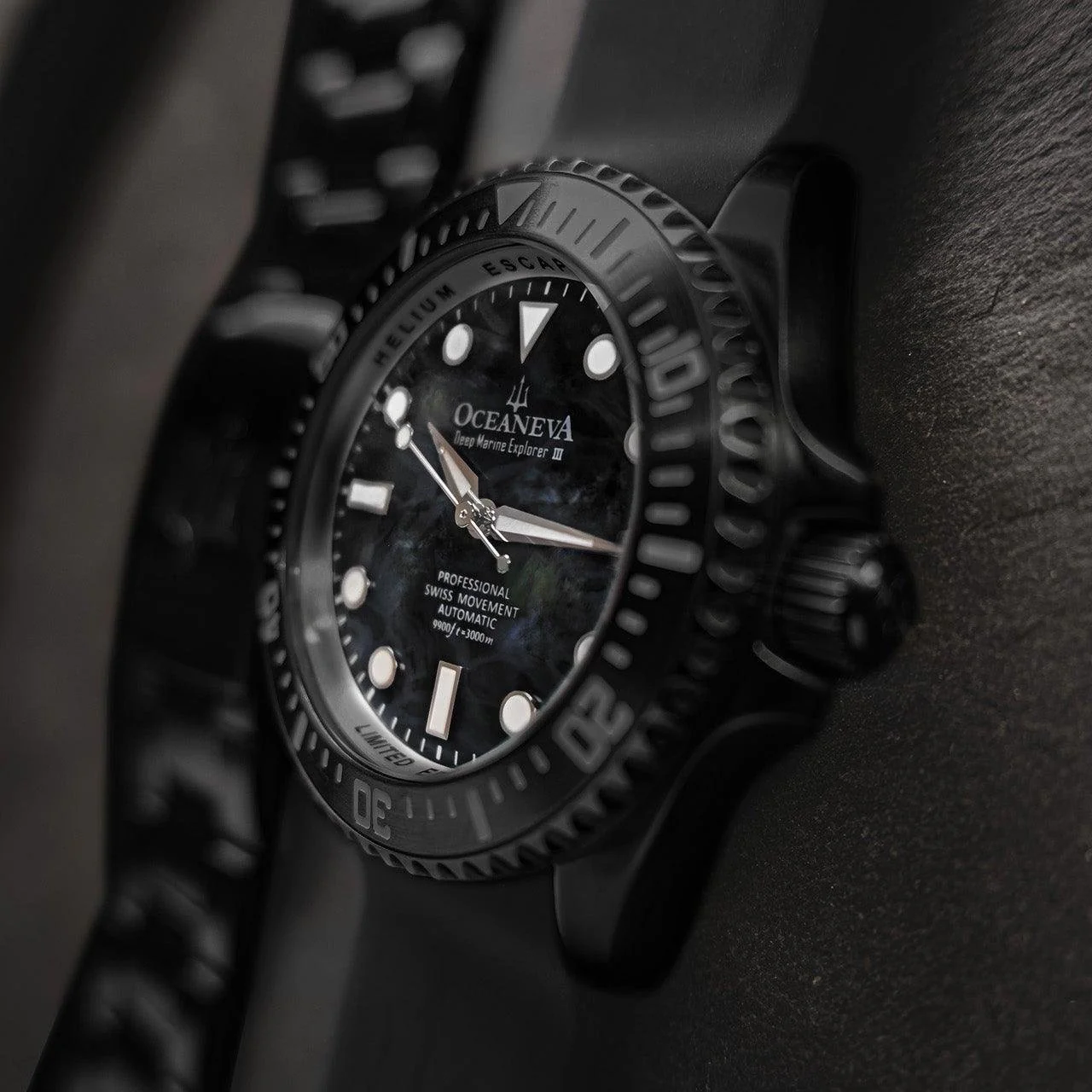 2586-oceaneva-deep-marine-explorer-iii-automatic-3000m-pro-diver-black-mother-of-pearl-limited-edition-7.webp Oceaneva Deep Marine Explorer III Automatic 3000M Pro Diver Black Mother of Pearl Limited Edition